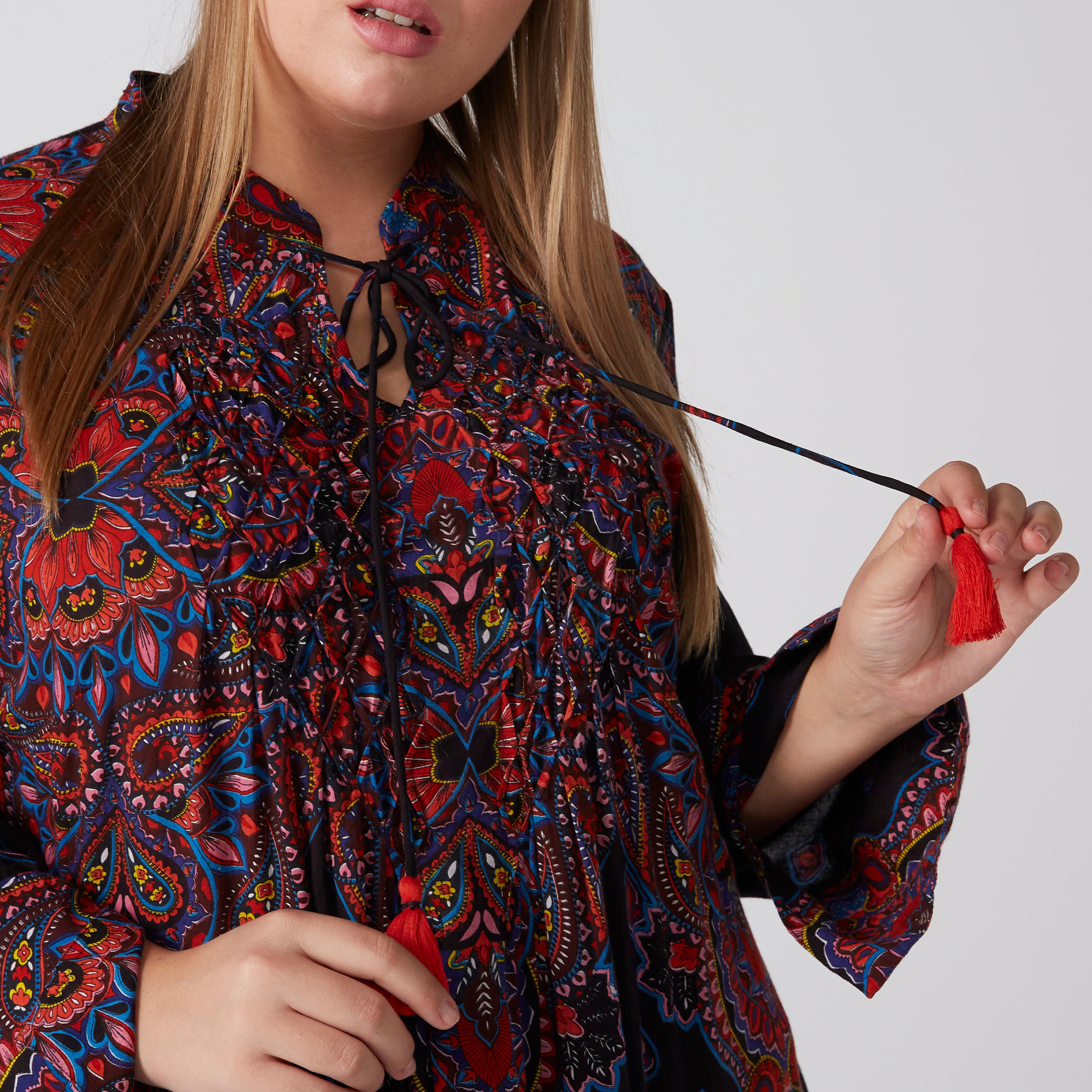 بلوزة بأكمام طويلة وأربطة وطبعات-women-clothing-shirtsandblouses-blouses-image-3