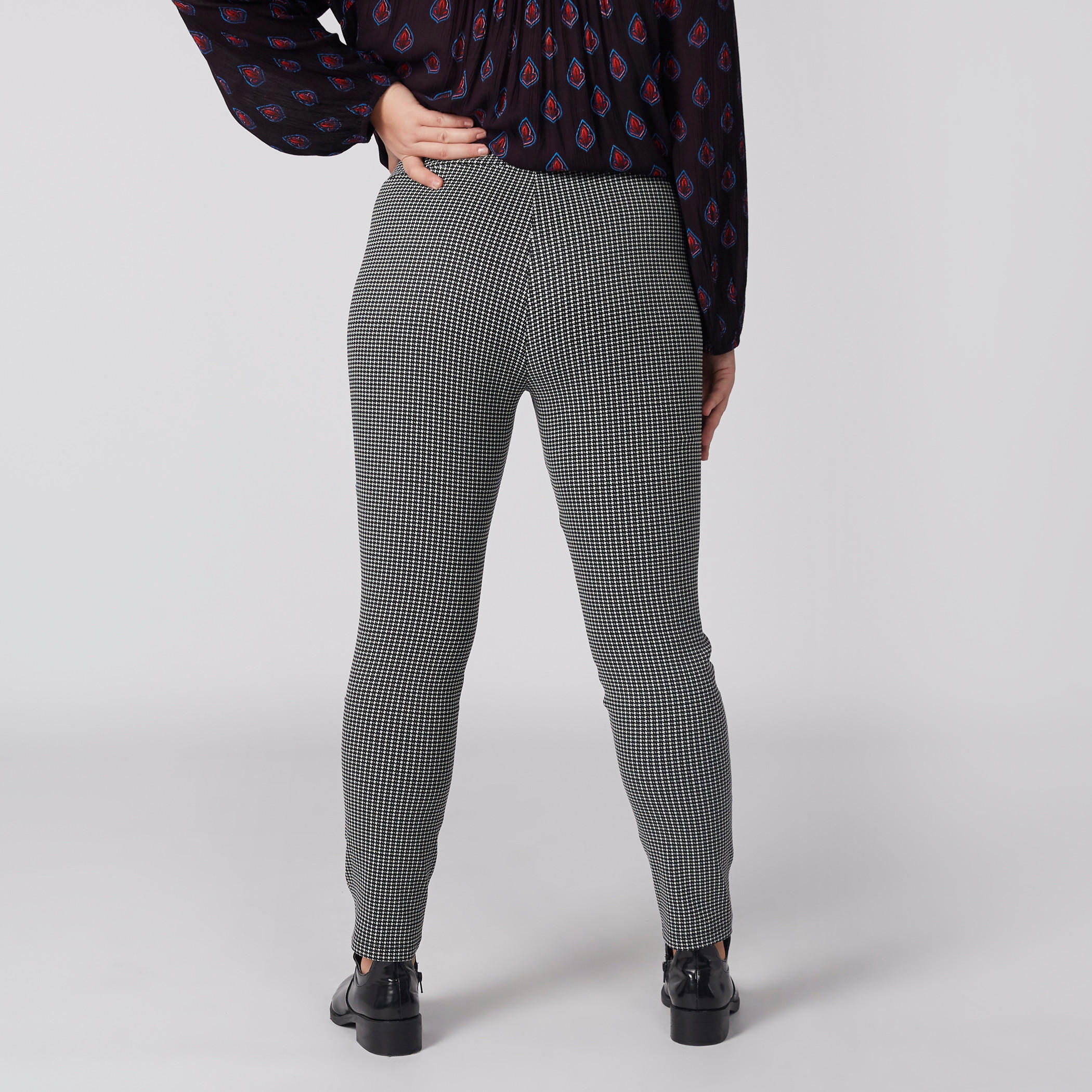 سروال بخصر مطاطي-women-clothing-bottoms-leggings-image-1