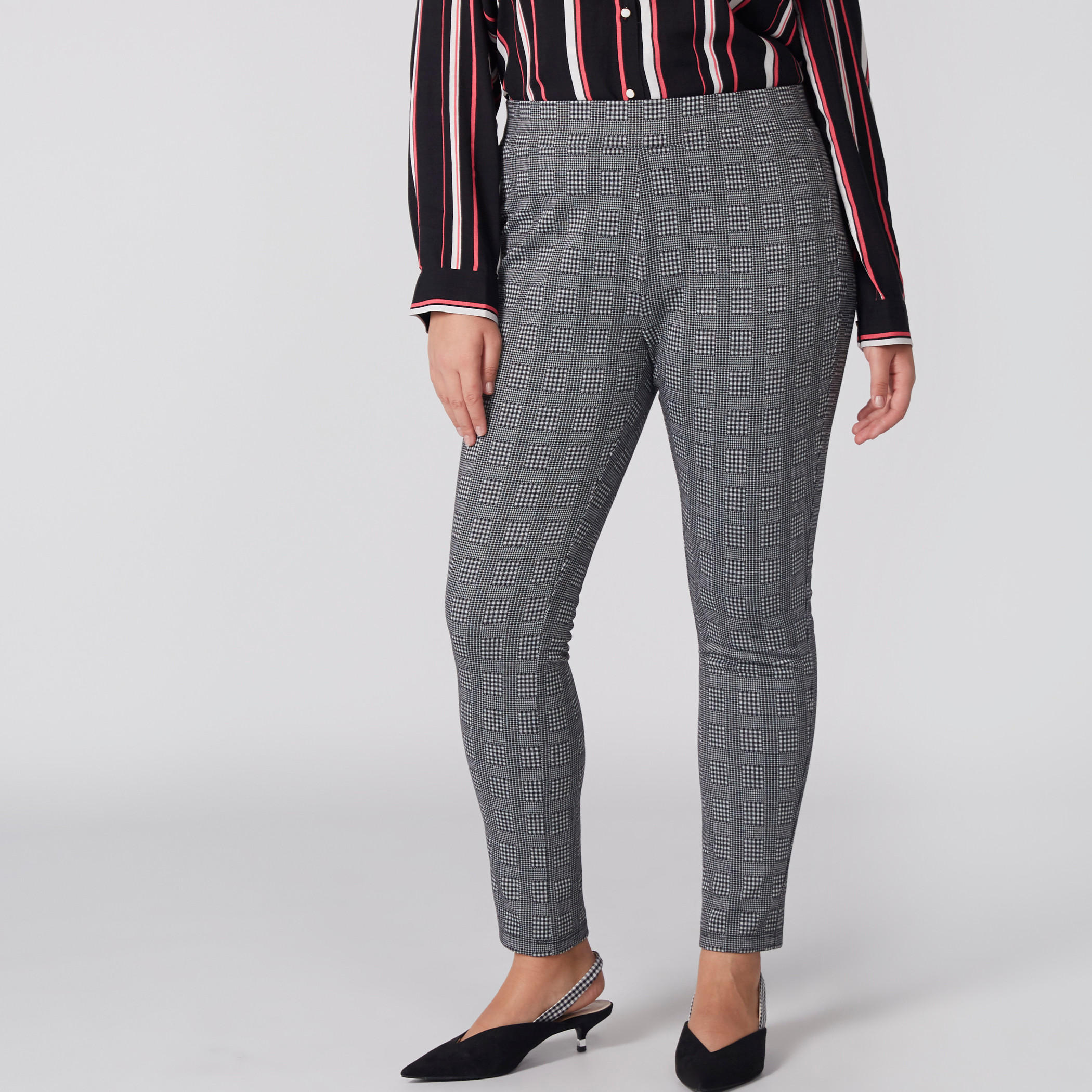 بنطال كاروهات طويل بخصر مطّاطي-women-clothing-bottoms-leggings-image-2