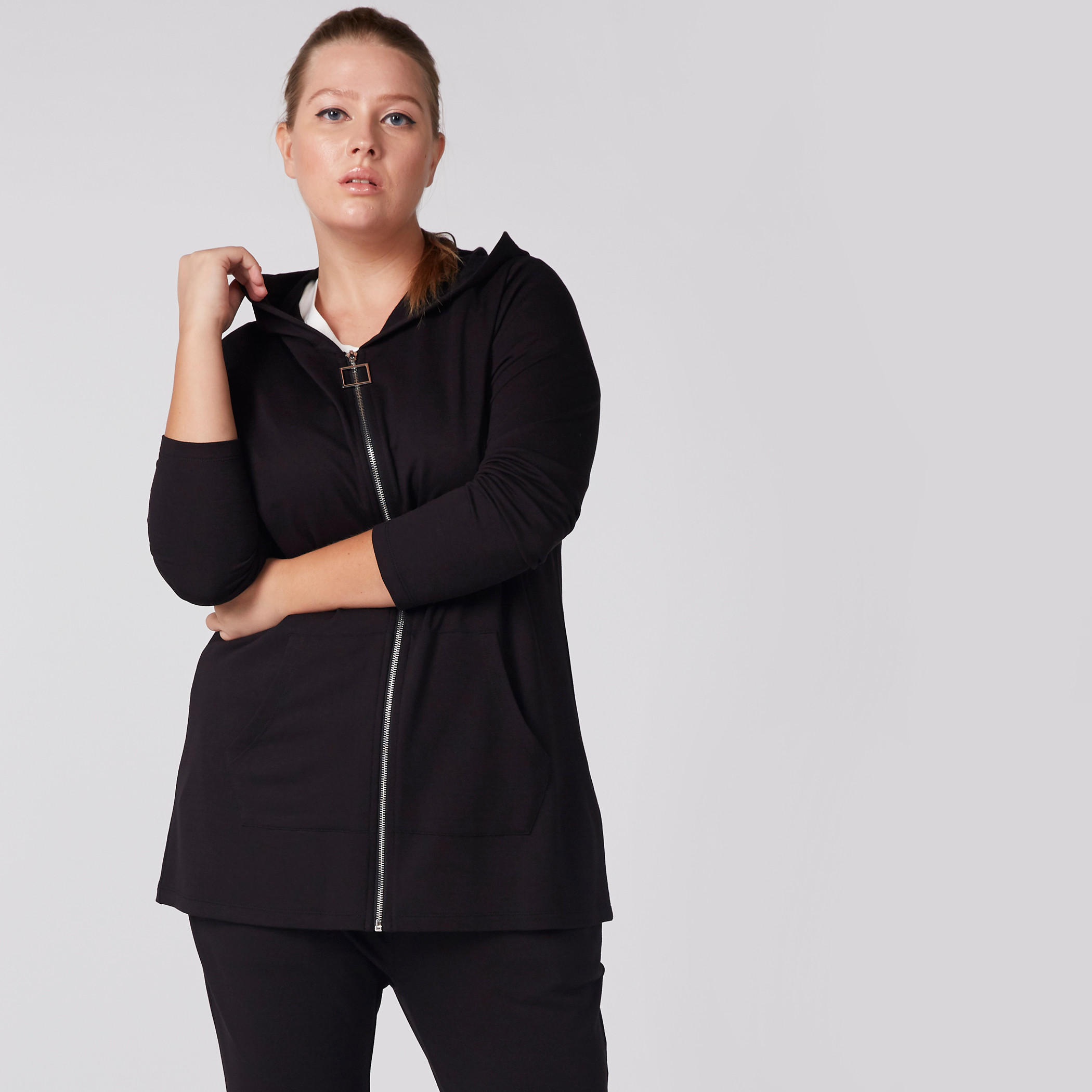 جاكيت بقبعة متصلة وأكمام طويلة مع سحاب للإغلاق-women-winterwear-hoodiesandsweatshirts-sweatshirts-image-2