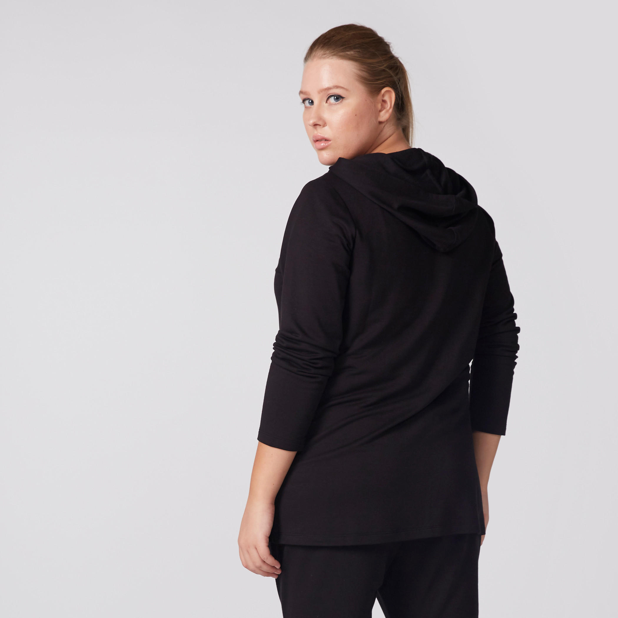 جاكيت بقبعة متصلة وأكمام طويلة مع سحاب للإغلاق-women-winterwear-hoodiesandsweatshirts-sweatshirts-image-4