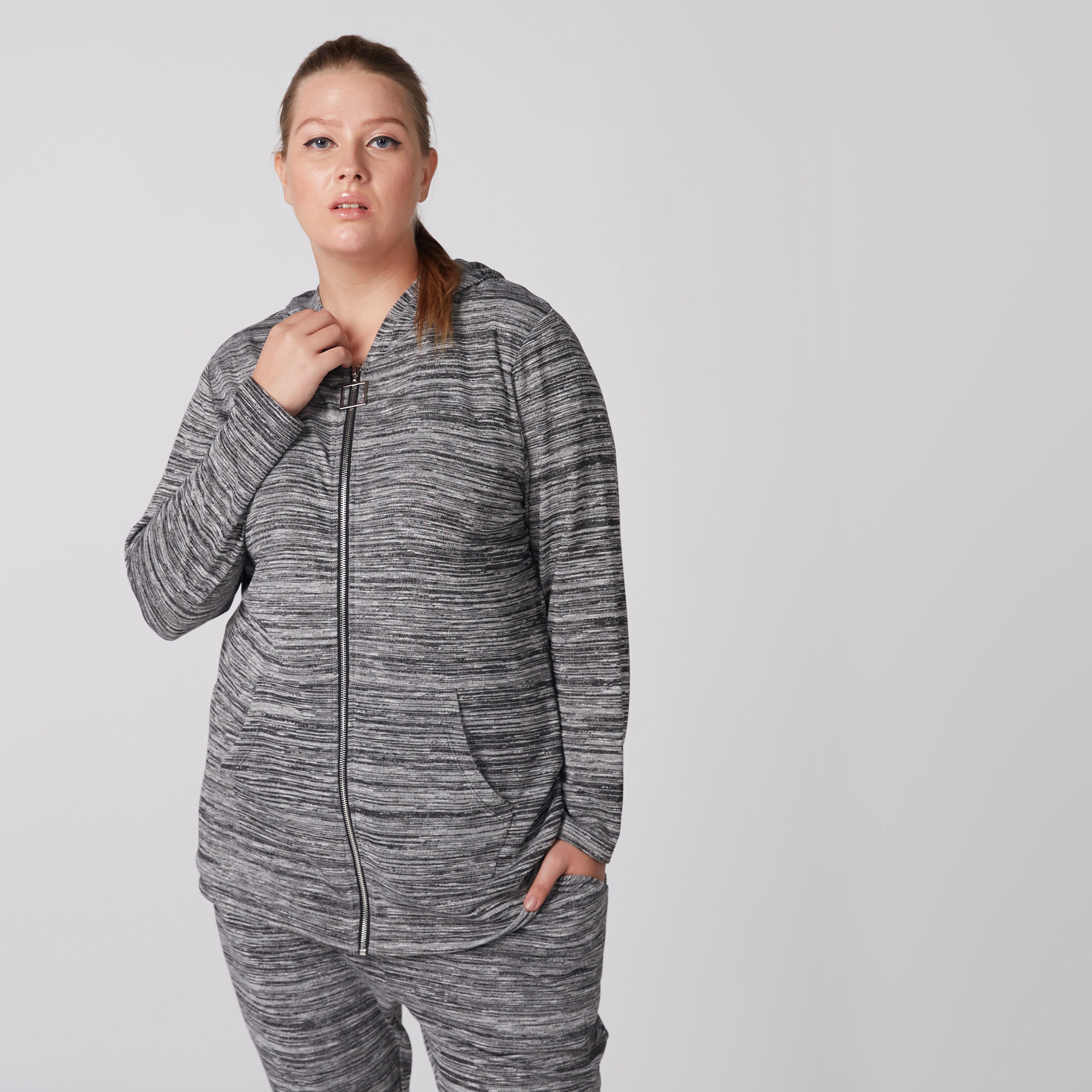 Textured Long Sleeves Jacket with Zip Closure and Pocket Detail-women-winterwear-hoodiesandsweatshirts-sweatshirts-image-2