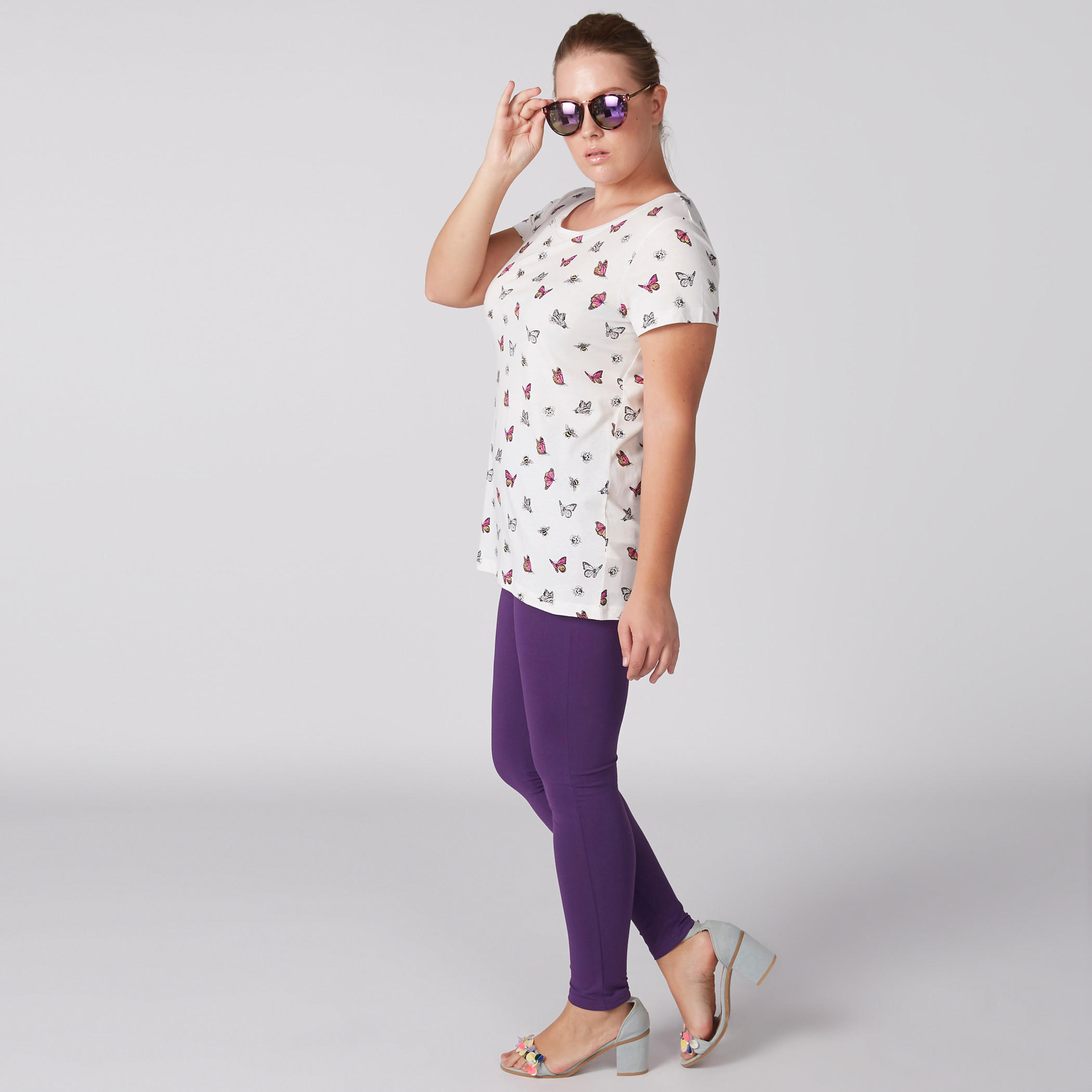 تيشيرت بياقة مستديرة وأكمام قصيرة بنقش مطبوع-women-clothing-tshirts-image-4