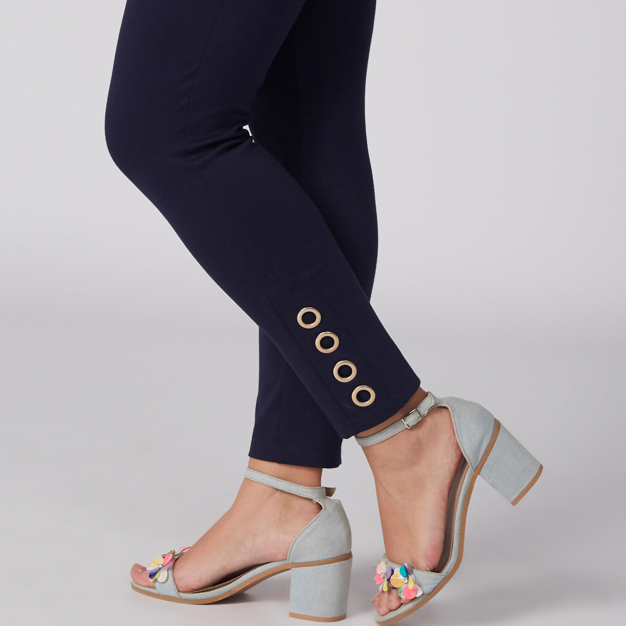 بنطال طويل بحلقات وخصر مطاطي-women-clothing-bottoms-leggings-image-4