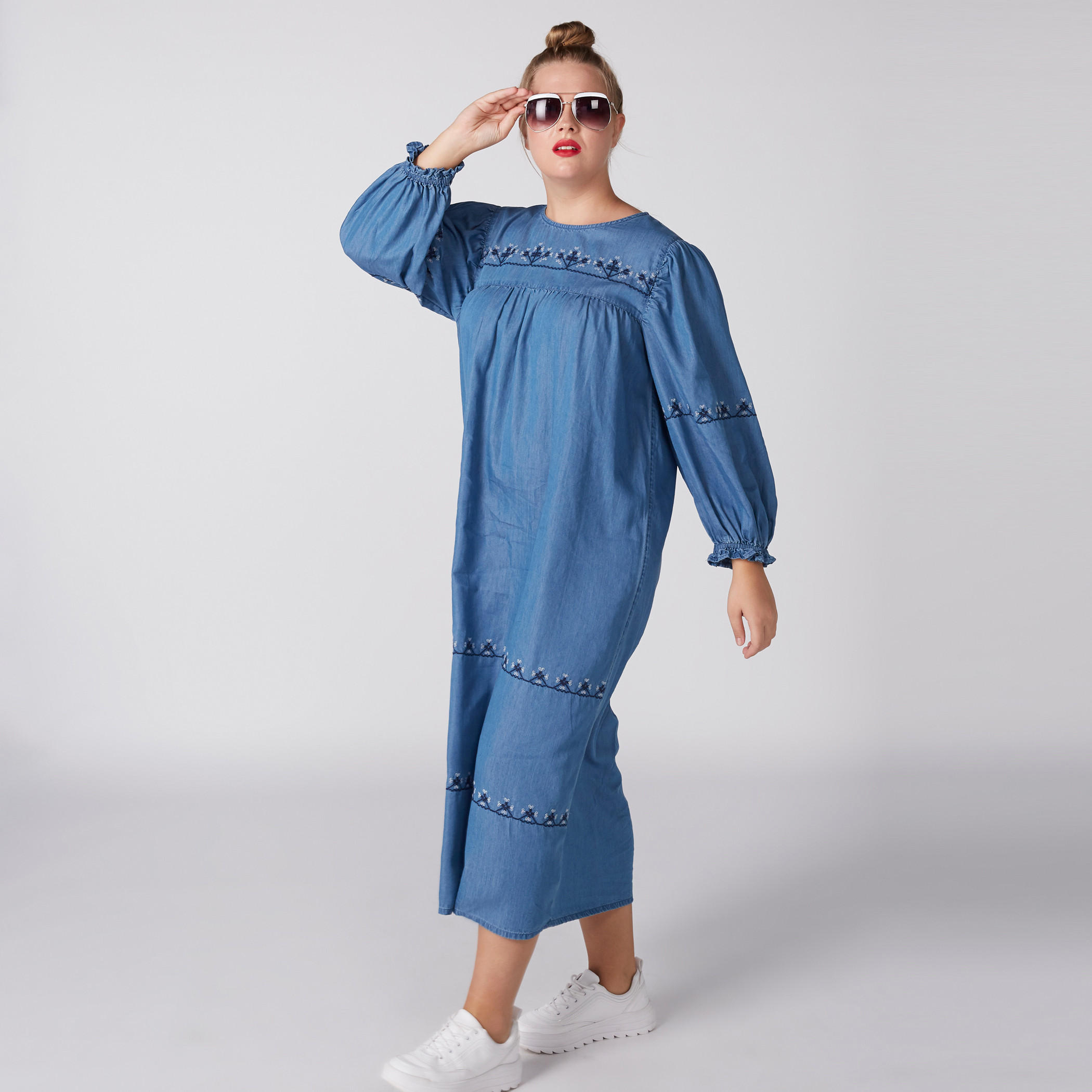 فستان ماكسي بأكمام طويلة وتصميم مطرّز-women-clothing-dresses-image-2
