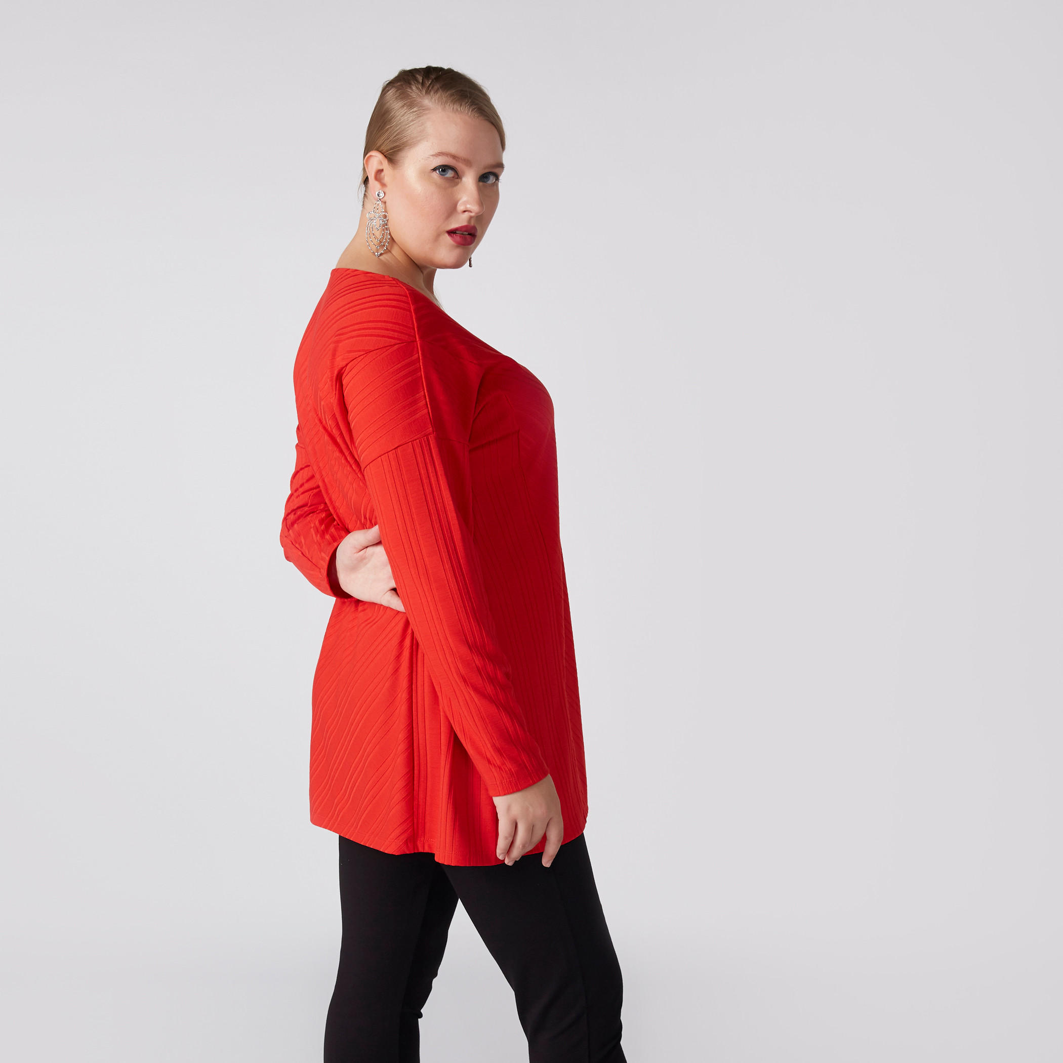 بلوزة بارزة الملمس بياقة مستديرة وأكمام طويلة-women-clothing-shirtsandblouses-blouses-image-4