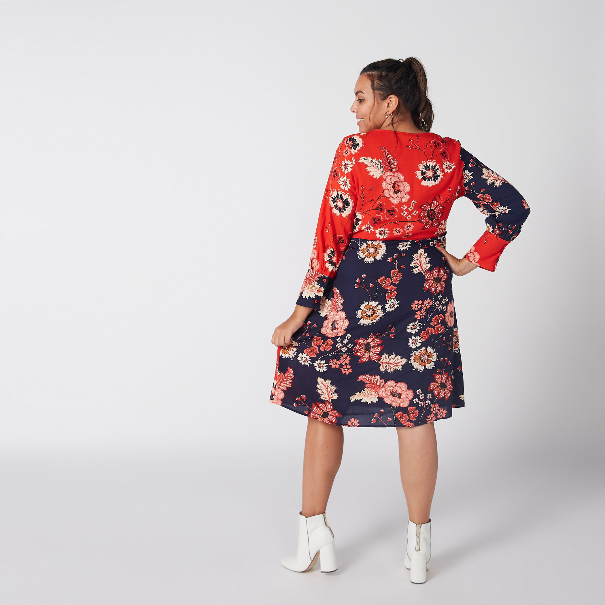 فستان بنقش أزهار متوسط الطول بأكمام طويلة-women-clothing-dresses-image-3