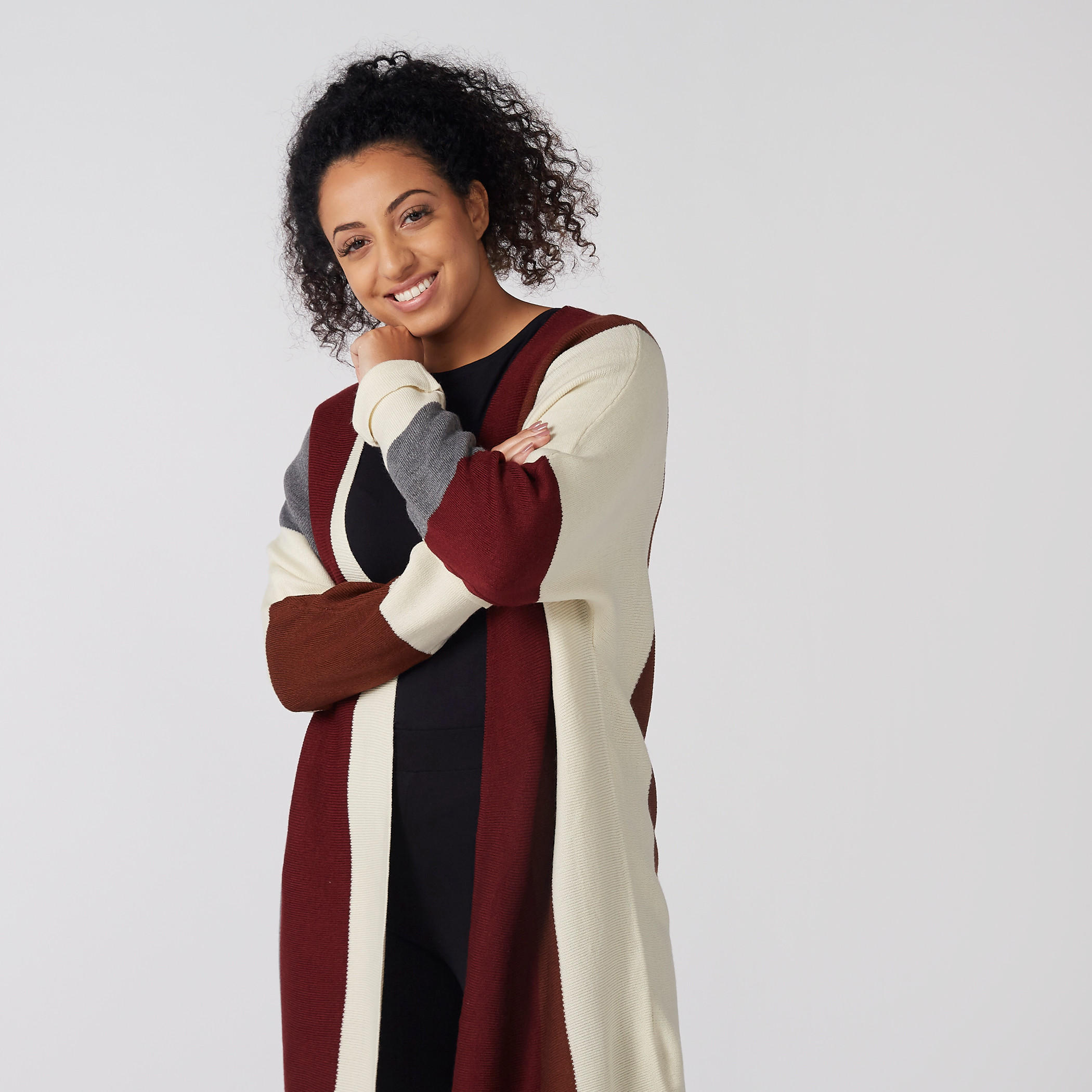 سترة طويلة مقلّمة بأكمام طويلة-women-winterwear-cardigansandjumpers-cardigans-image-2