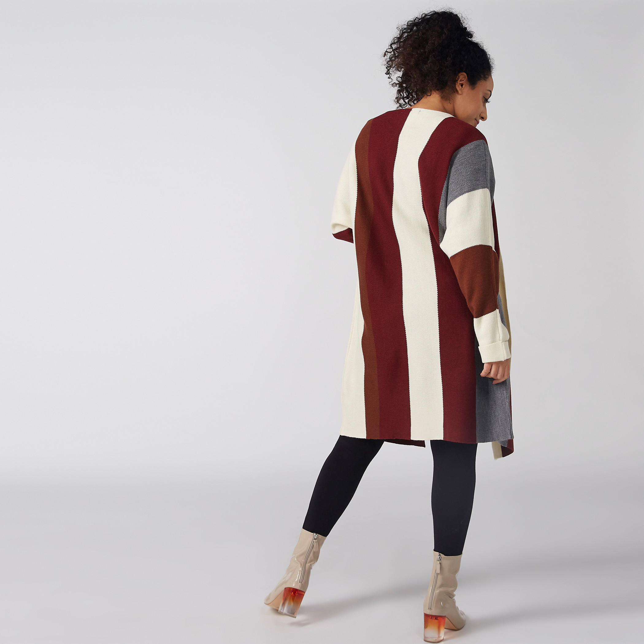 سترة طويلة مقلّمة بأكمام طويلة-women-winterwear-cardigansandjumpers-cardigans-image-4