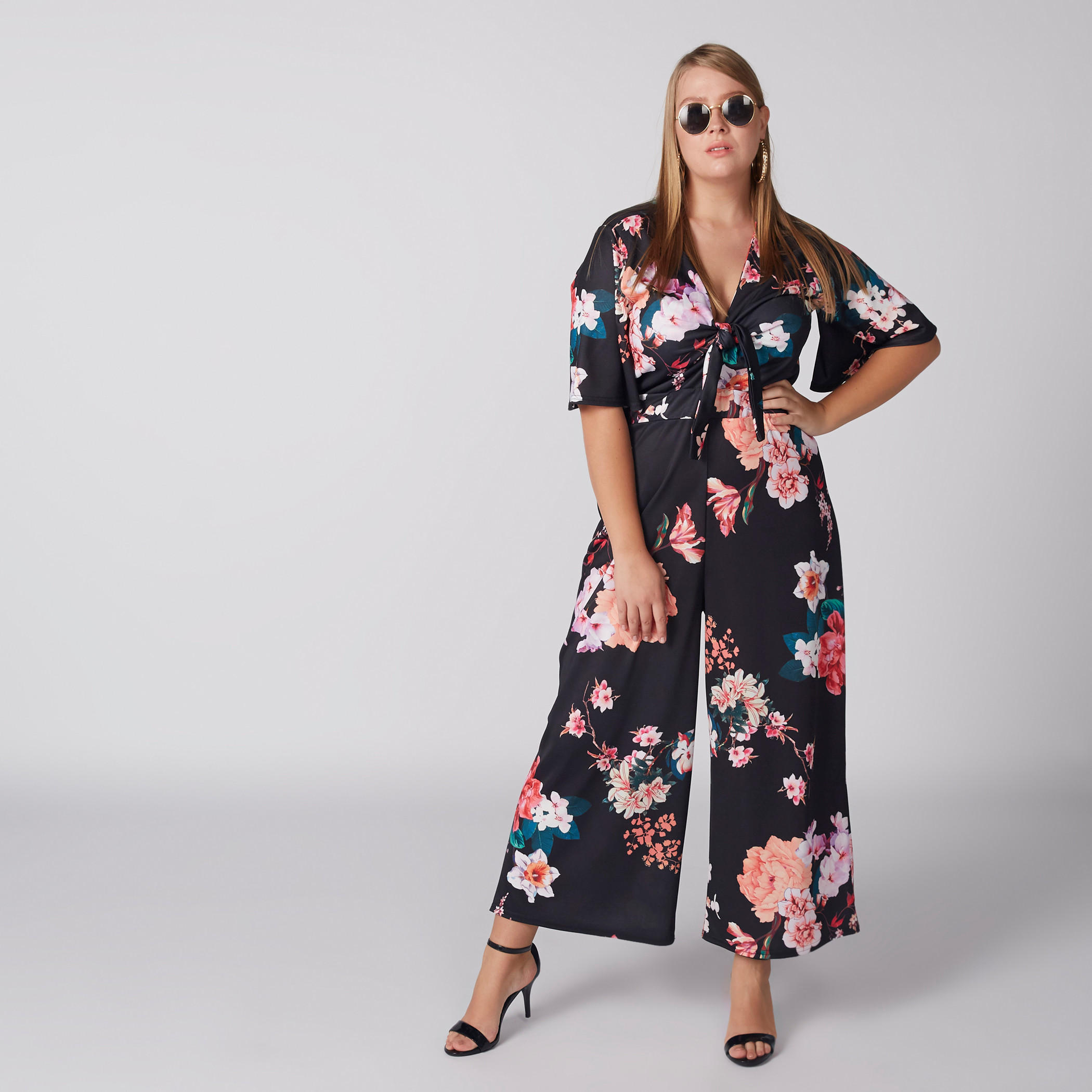 أفرول بطبعات زهرية وأكمام واسعة وتفاصيل معقودة-women-clothing-jumpsuits-image-1