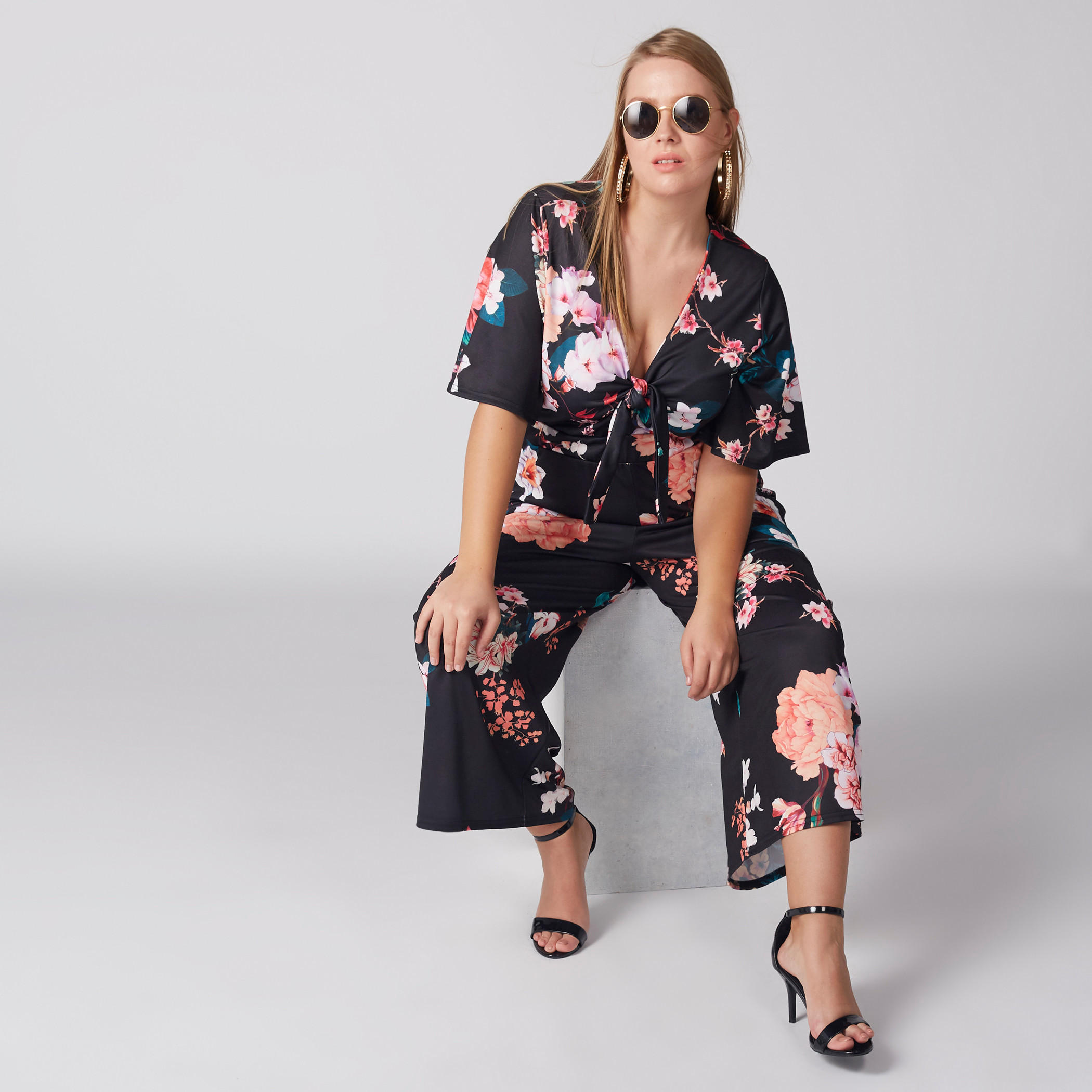 أفرول بطبعات زهرية وأكمام واسعة وتفاصيل معقودة-women-clothing-jumpsuits-image-5