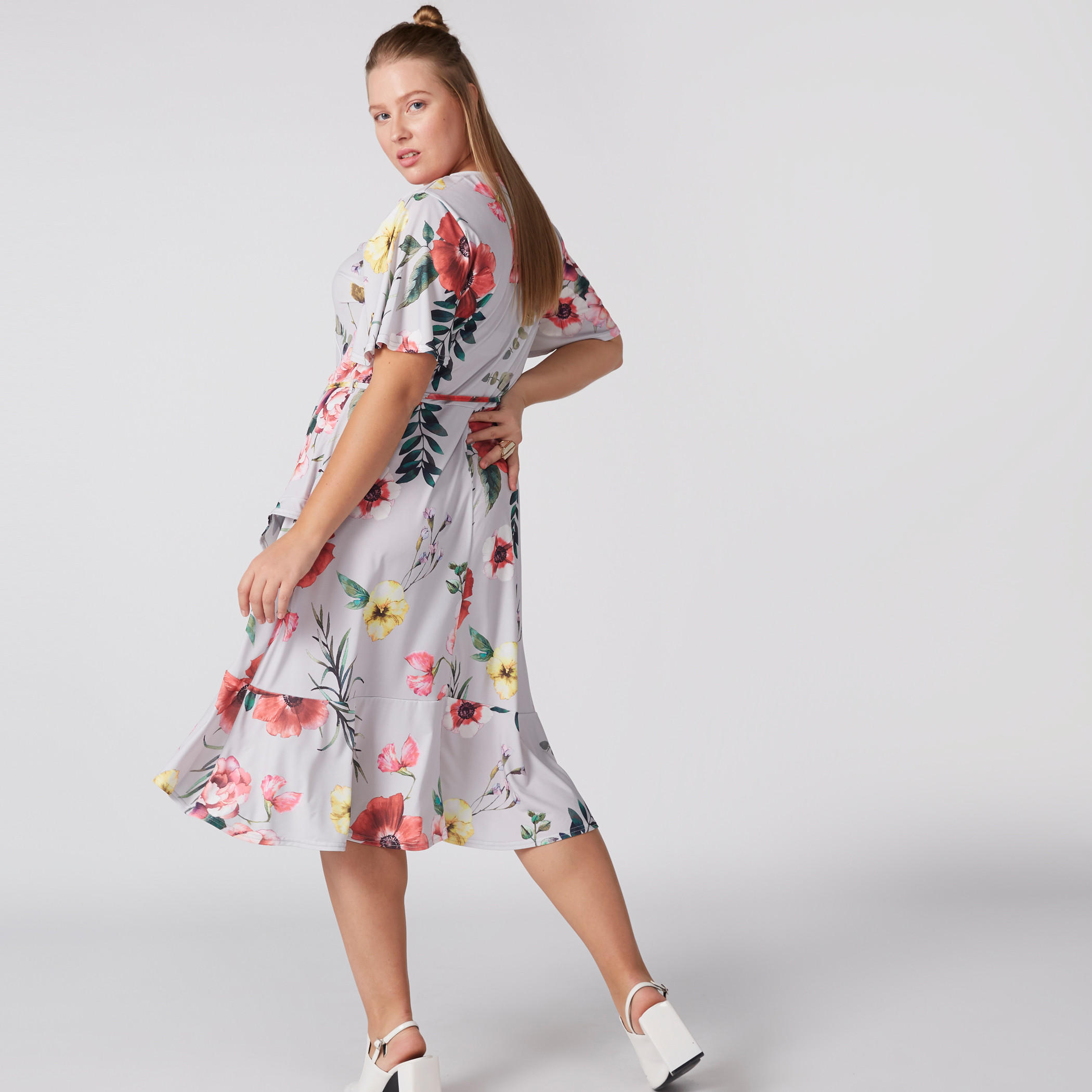 فستان ميدي لف بأكمام قصيرة وتفاصيل رباط-women-clothing-dresses-image-1