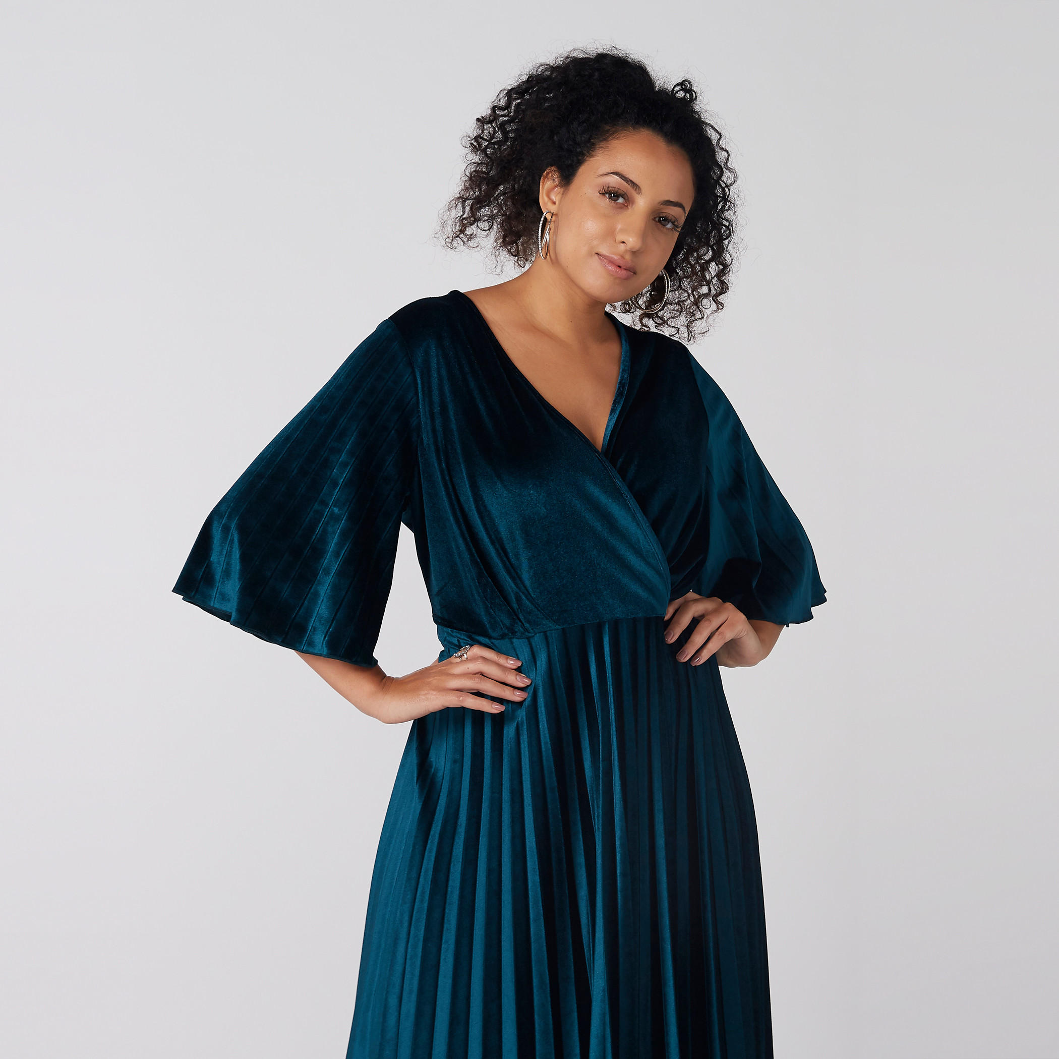 فستان بياقة V وأكمام قصيرة وتفاصيل كشكش-women-clothing-dresses-image-4