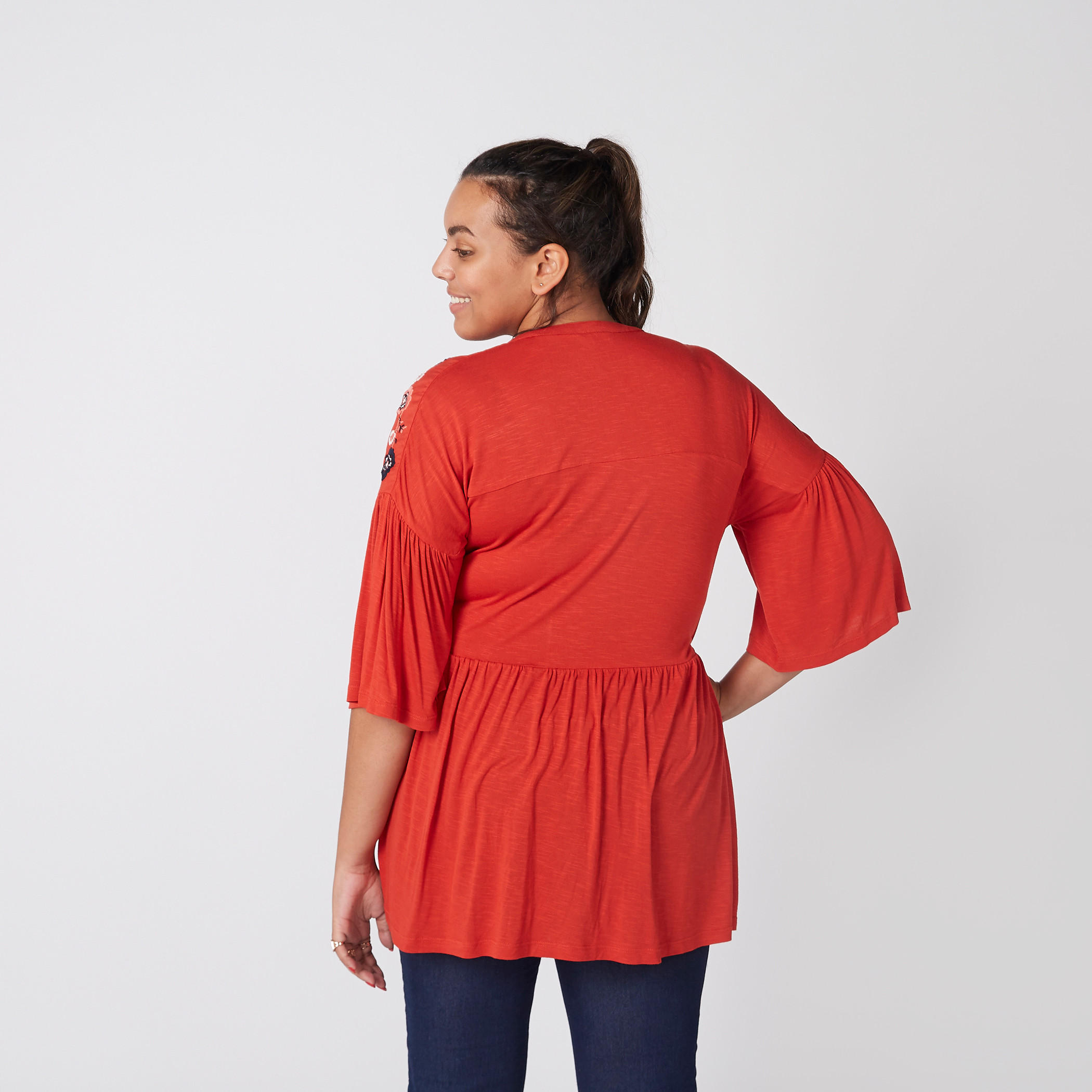 بلوزة مطرزة بأكمام واسعة-women-clothing-shirtsandblouses-blouses-image-2