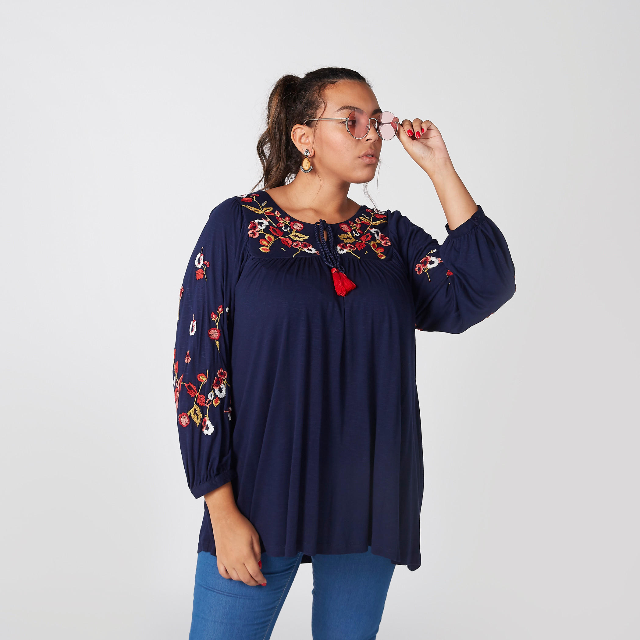بلوزة بأكمام طويلة وأربطة وتطريز-women-clothing-shirtsandblouses-blouses-image-1