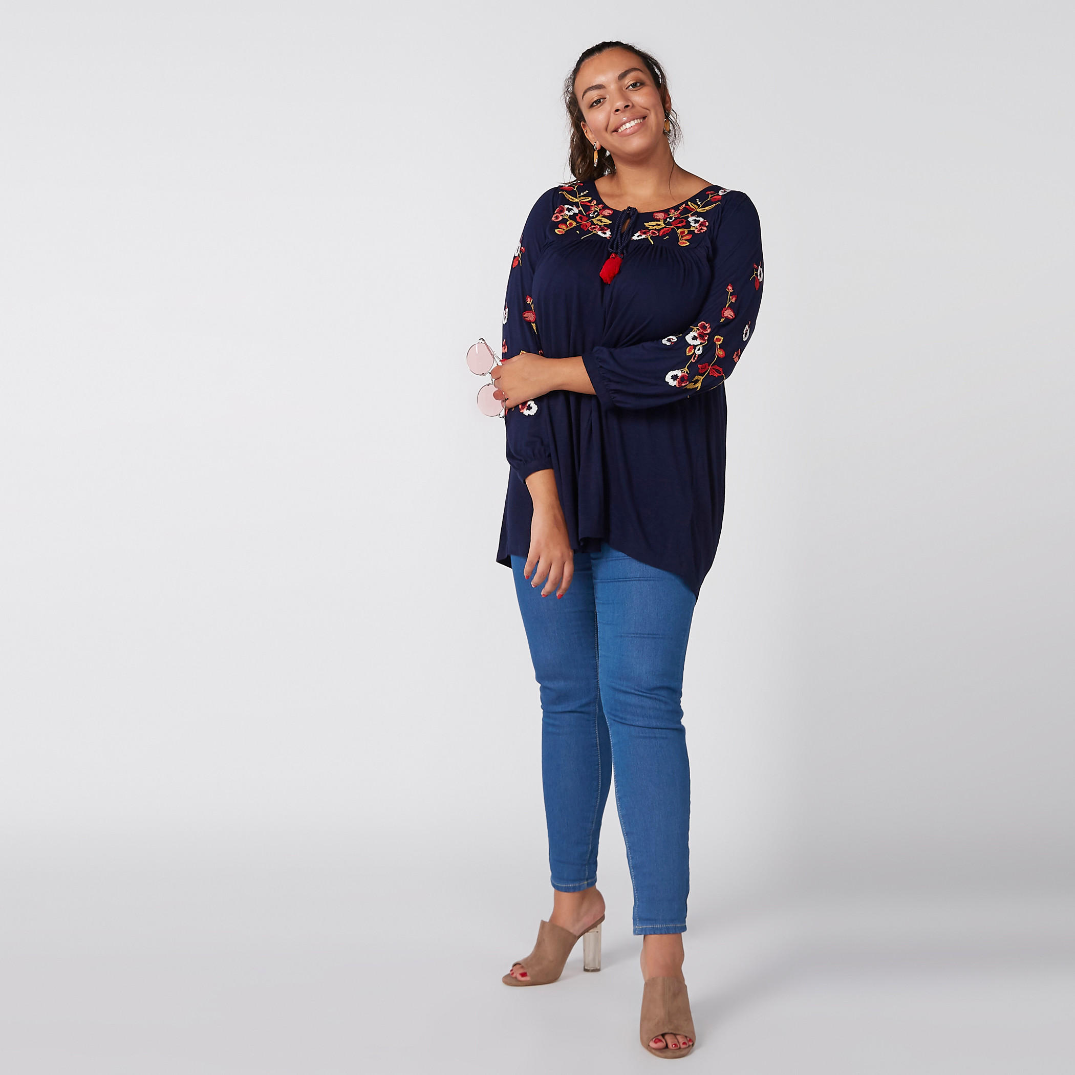بلوزة بأكمام طويلة وأربطة وتطريز-women-clothing-shirtsandblouses-blouses-image-3