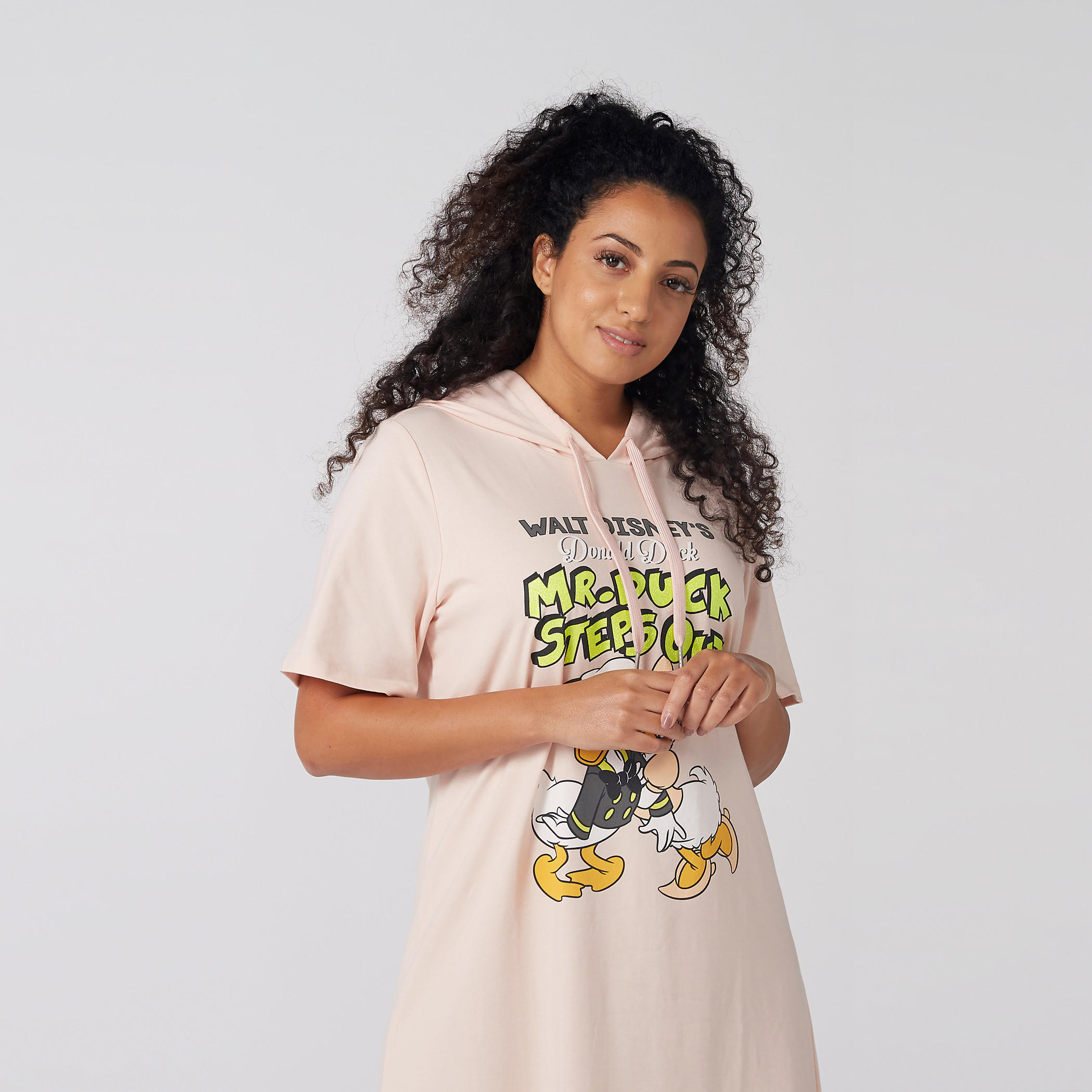 فستان تيشيرت بقبّعة وأكمام قصيرة وطبعات دونالد وديزي داك-women-clothing-nightwear-pyjamas-tops-image-4