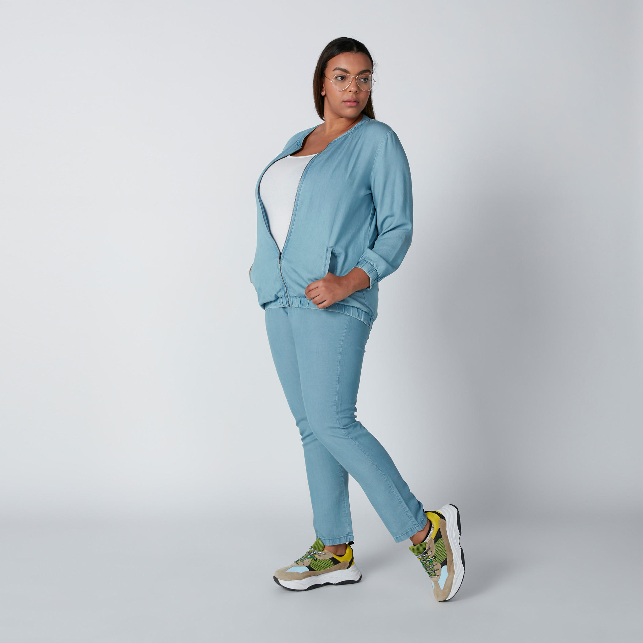 بنطال بقصّة ضيّقة وخصر مطّاطي وجيوب ورباط-women-clothing-bottoms-leggings-image-1