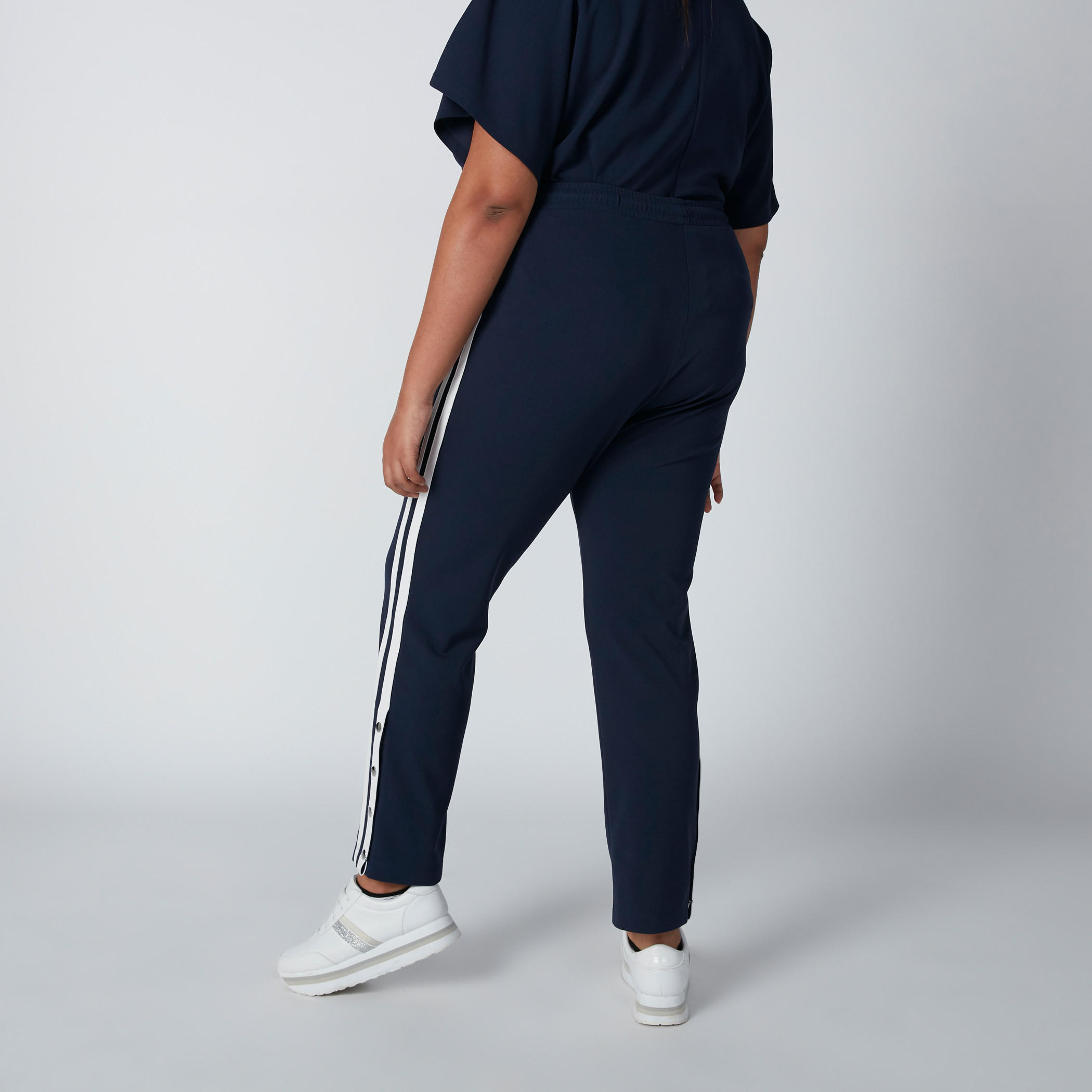 بنطال بجيوب وخصر مرن-women-clothing-bottoms-trousers-image-2