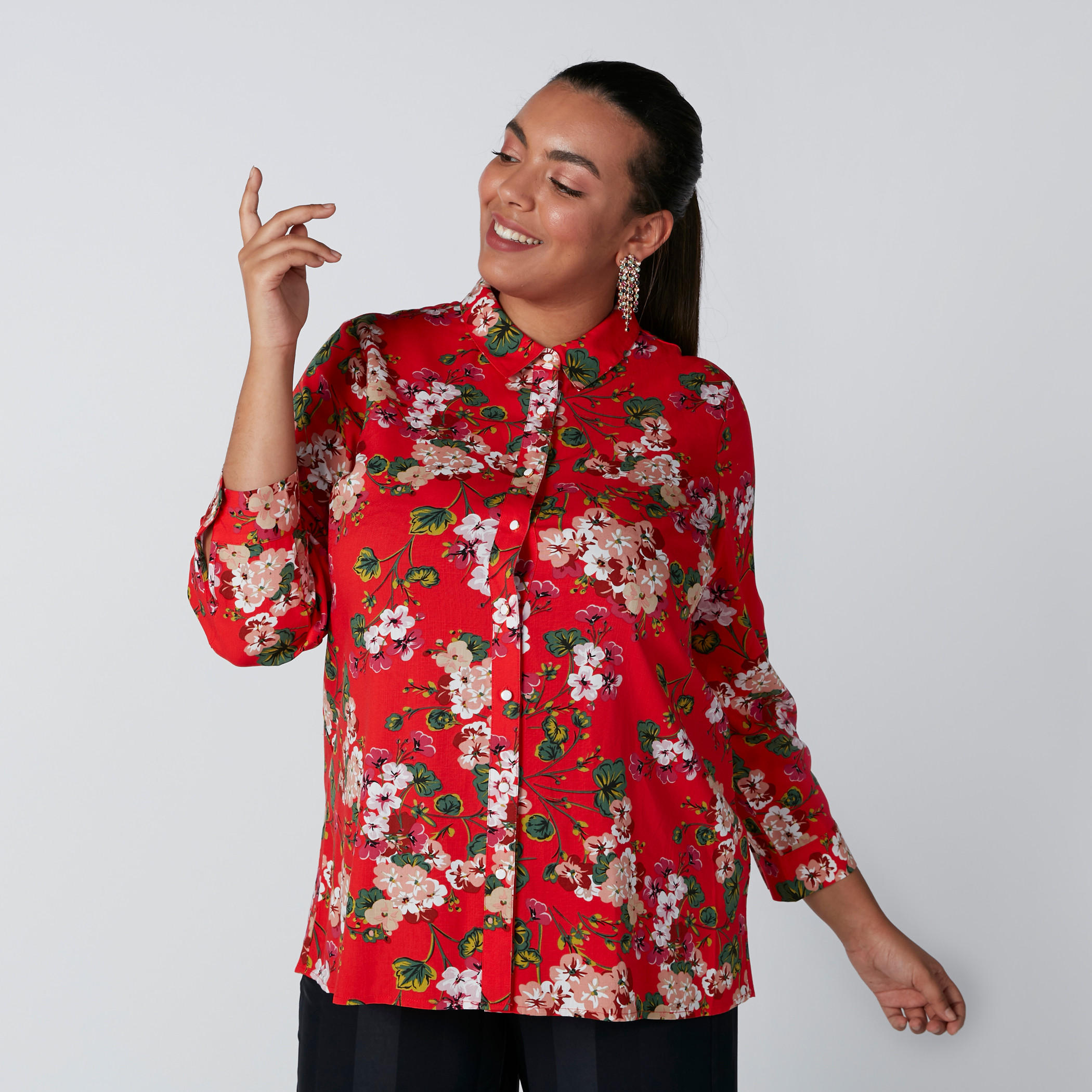 قميص بطبعات وأزرار-women-clothing-shirtsandblouses-blouses-image-3