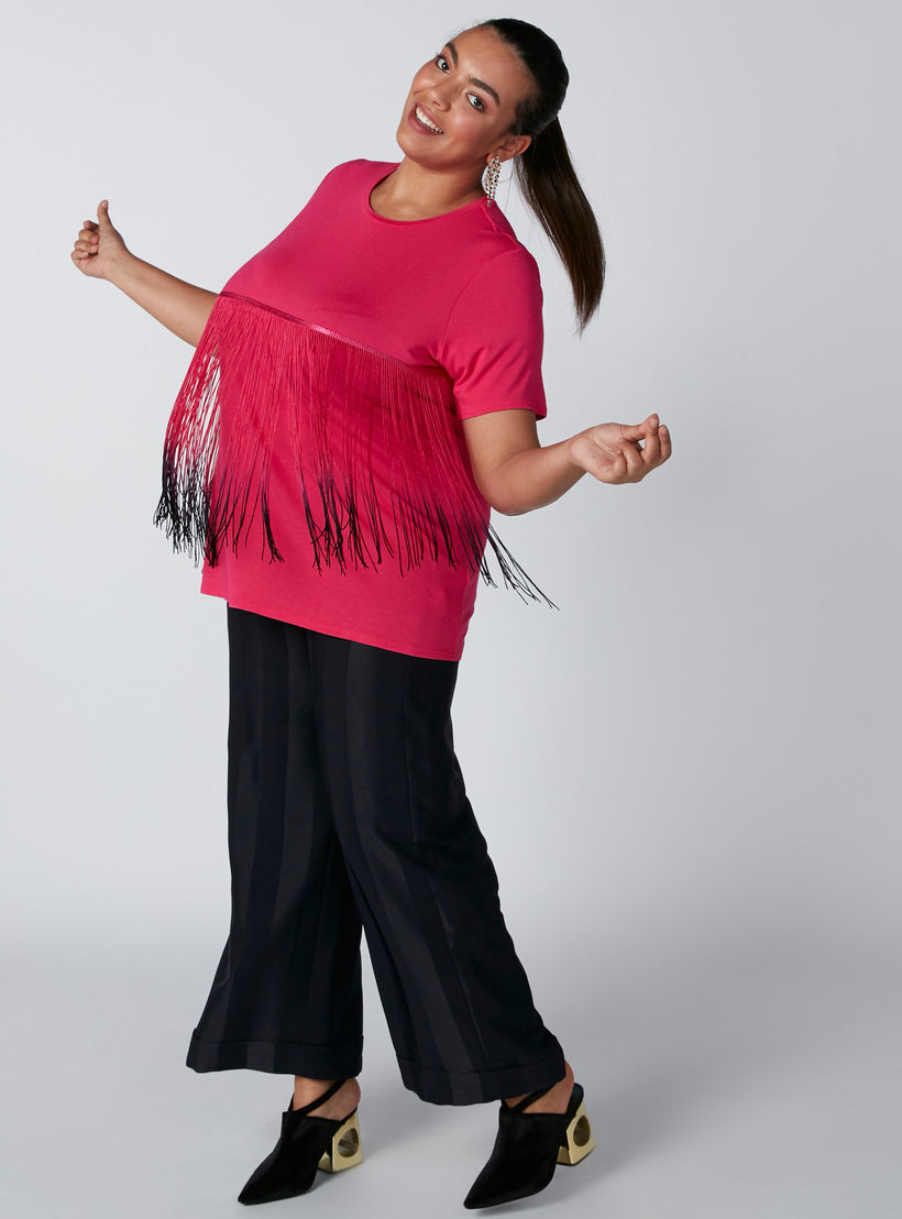بلوزة بياقة مستديرة وأكمام قصيرة وتفاصيل كشكش-women-clothing-tshirts-image-3