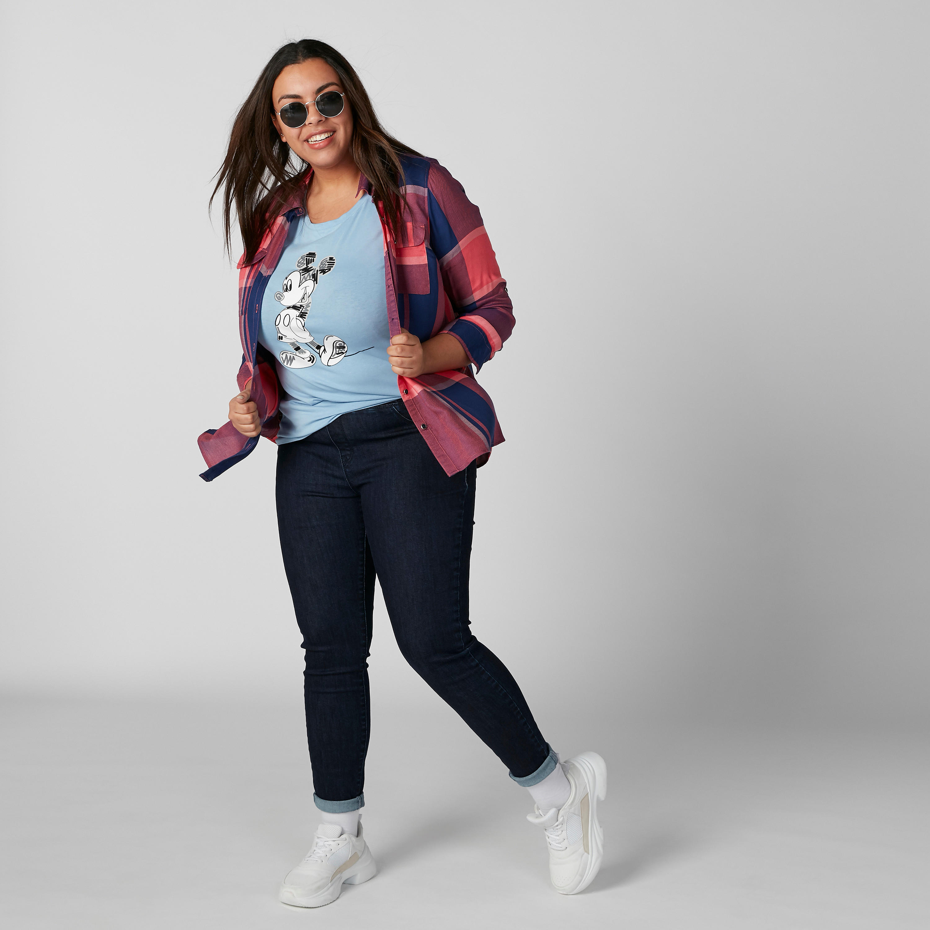 تيشيرت بياقة مستديرة وأكمام قصيرة وطبعات ميكي ماوس-women-clothing-tshirts-image-2