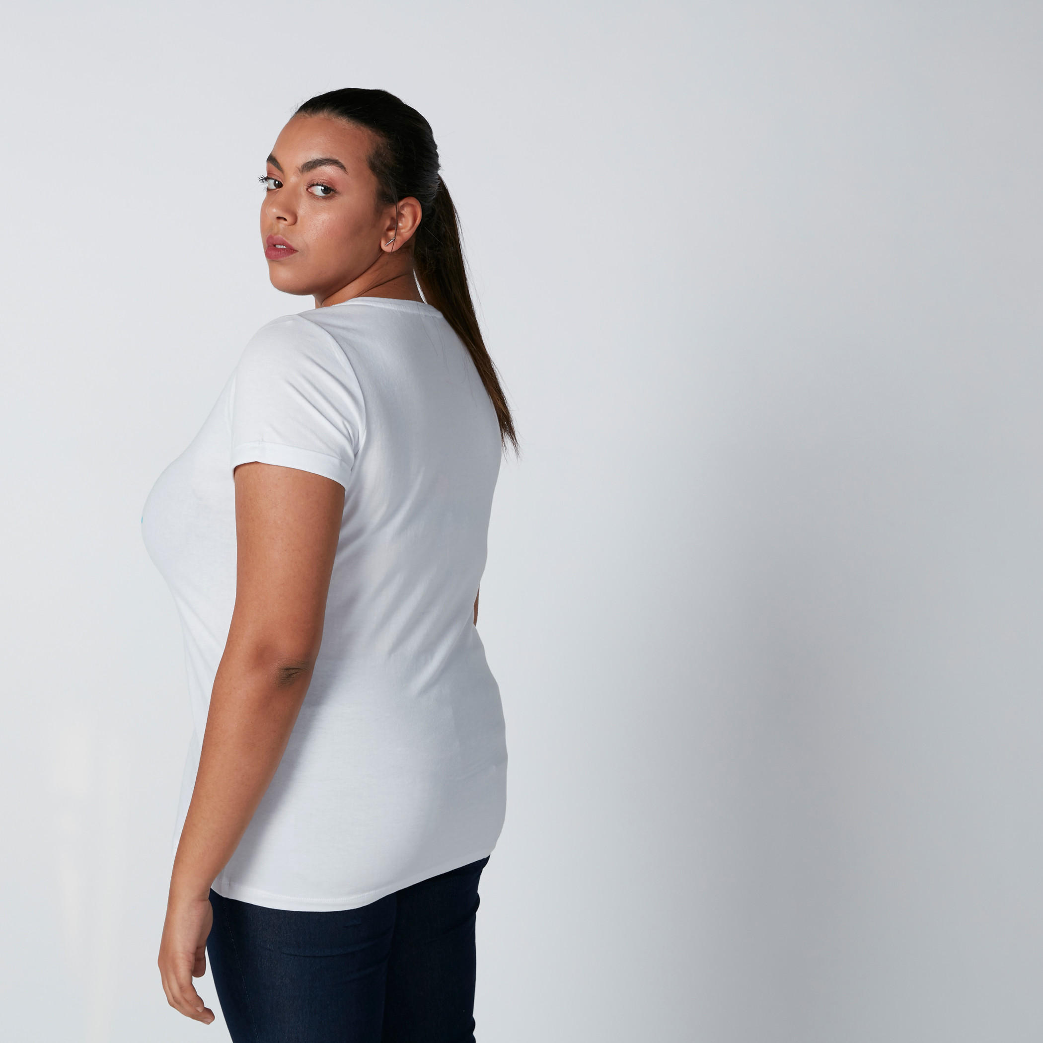 تيشيرت بياقة مستديرة وأكمام قصيرة وطبعات ميكي ماوس-women-clothing-tshirts-image-2