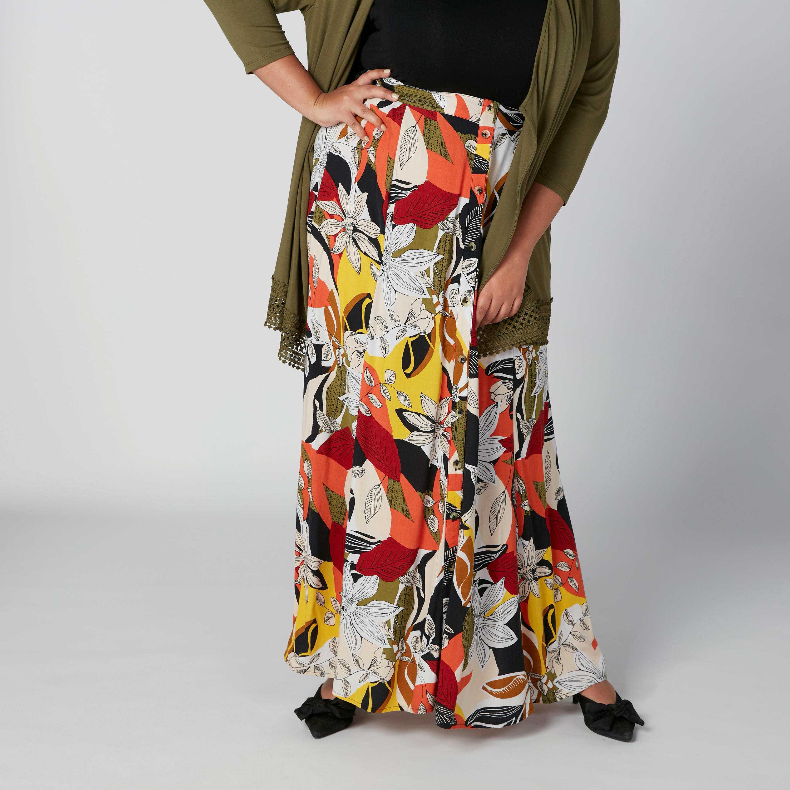 فستان طويل بأزرار وطبعات أزهار-women-clothing-bottoms-skirts-image-5