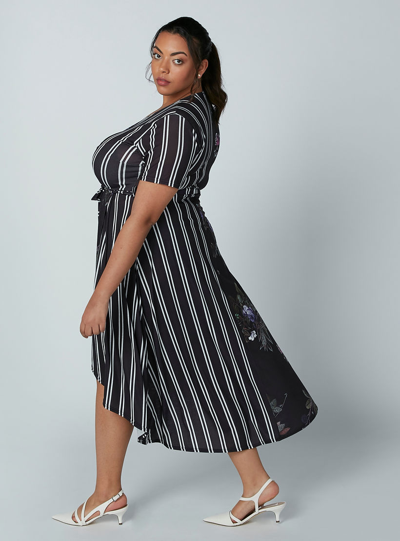 فستان مقلّم متوسط الطول بتصميم ملفوف ورباط وطبعات-women-clothing-dresses-image-4