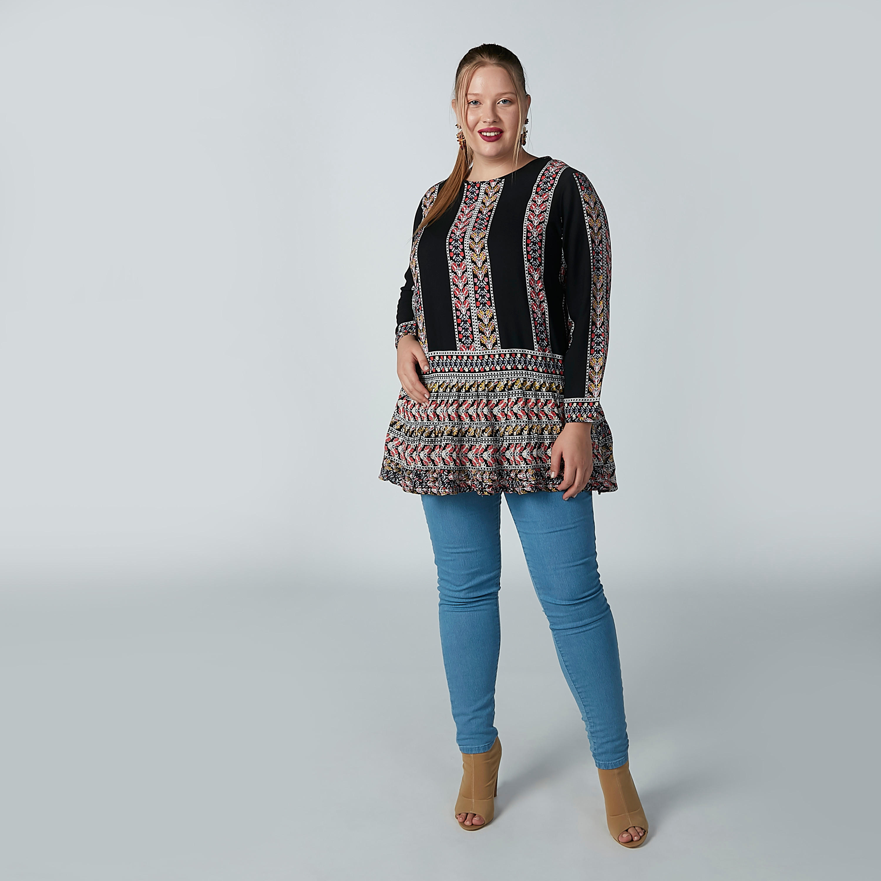 بلوزة بيبلوم بياقة مستديرة وأكمام طويلة وطبعات-women-clothing-shirtsandblouses-blouses-image-3