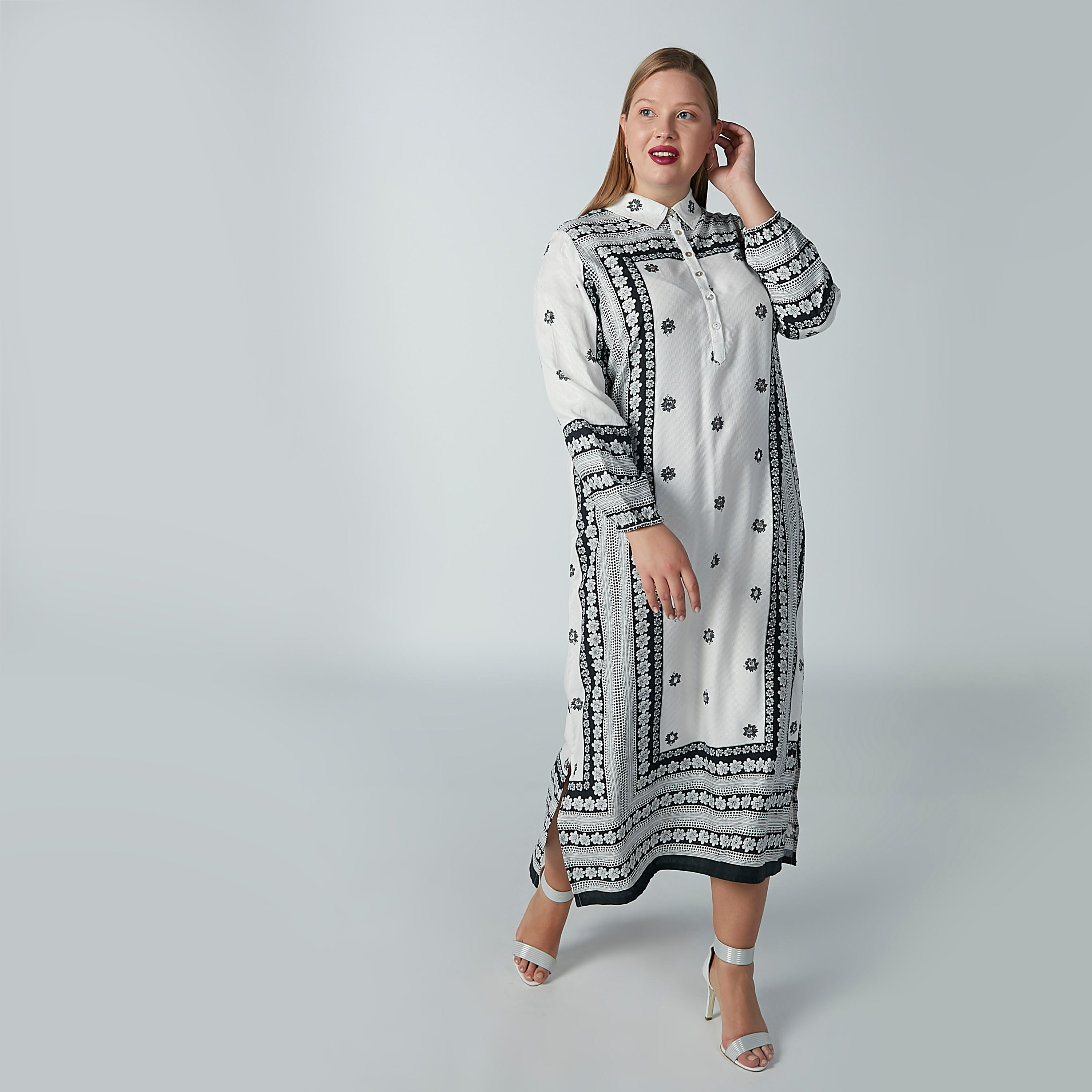 فستان طويل منقوش بأكمام طويلة وفتحة جانبية-women-clothing-dresses-image-1
