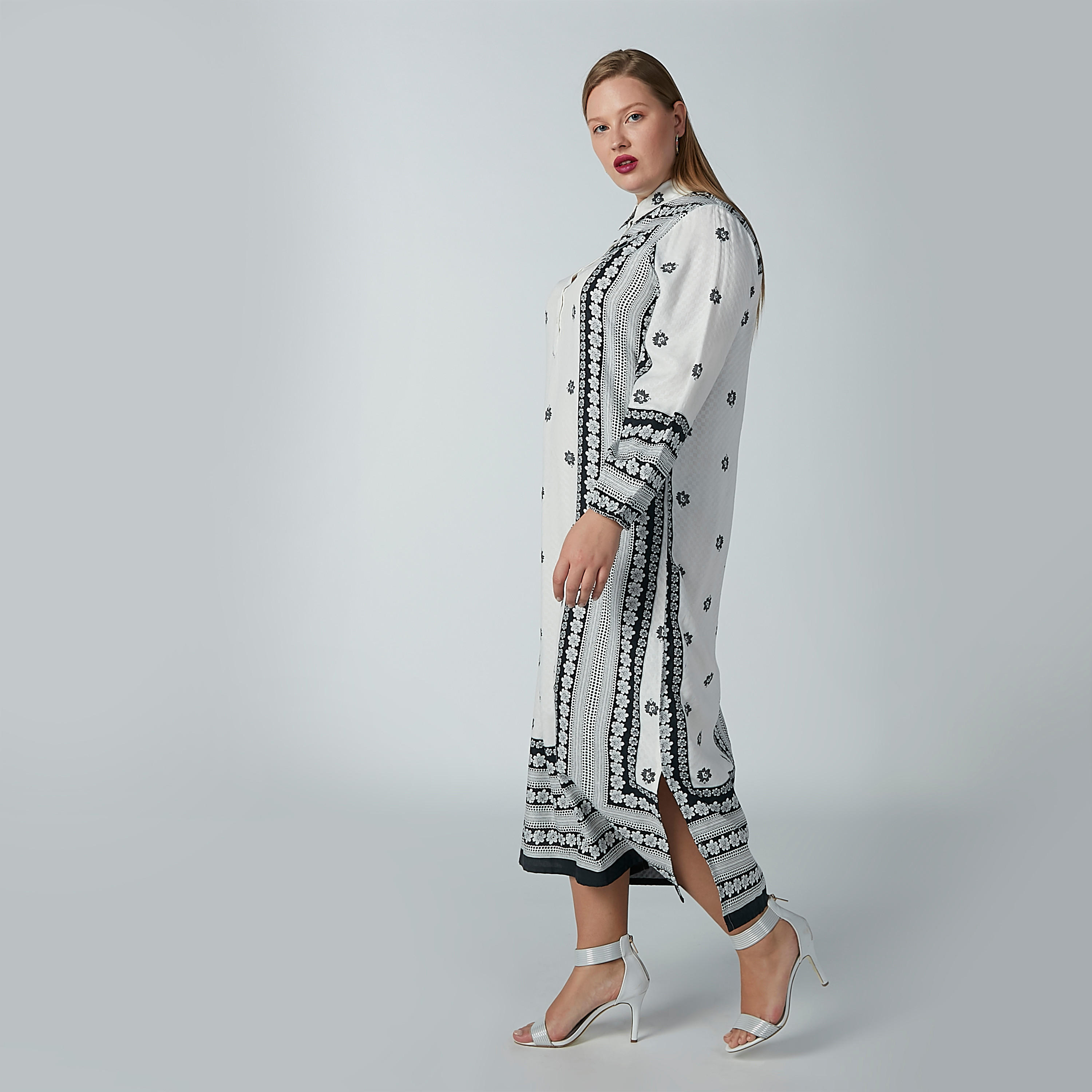 فستان طويل منقوش بأكمام طويلة وفتحة جانبية-women-clothing-dresses-image-3