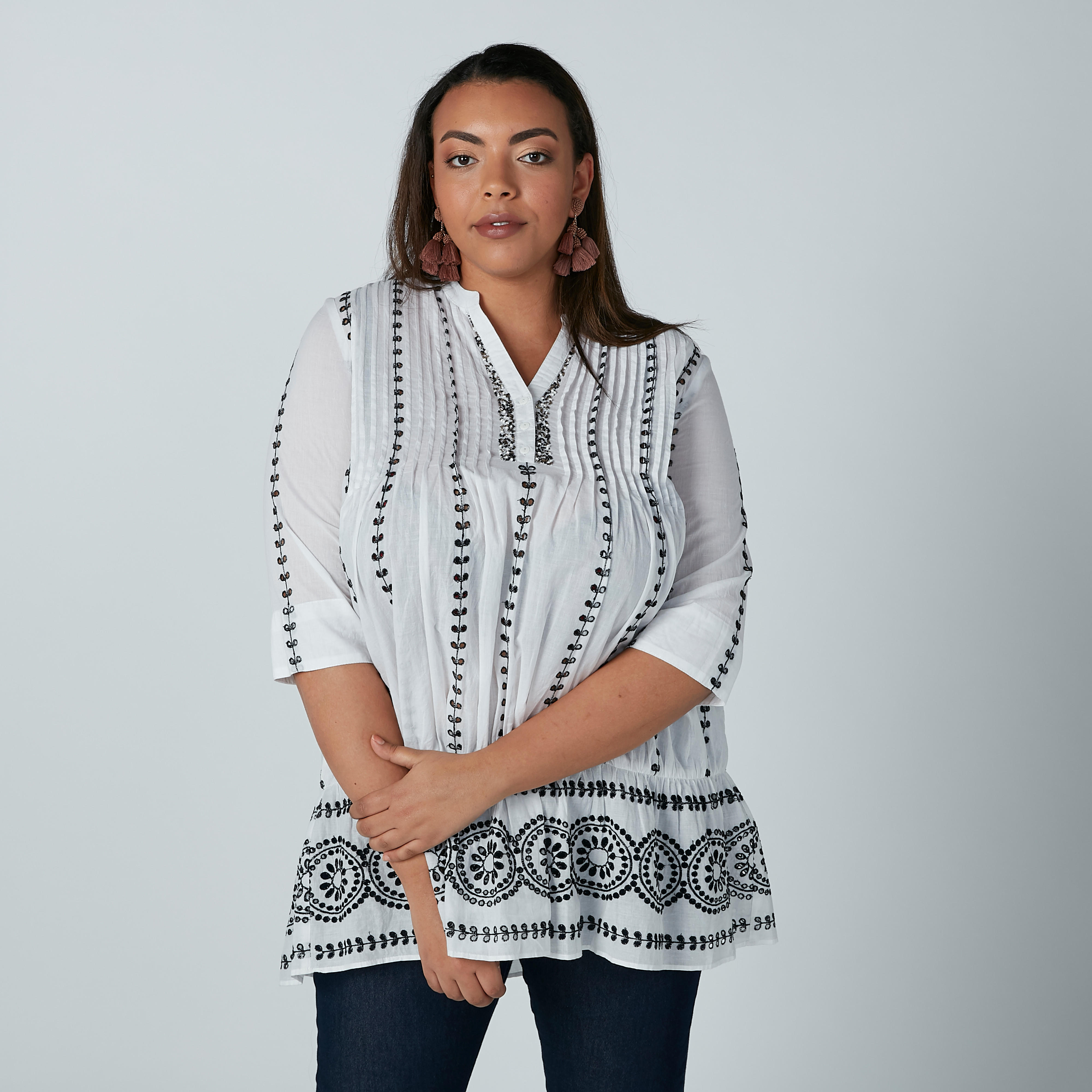 بلوزة بارزة الملمس بياقة V وأكمام 3/4-women-clothing-shirtsandblouses-blouses-image-1