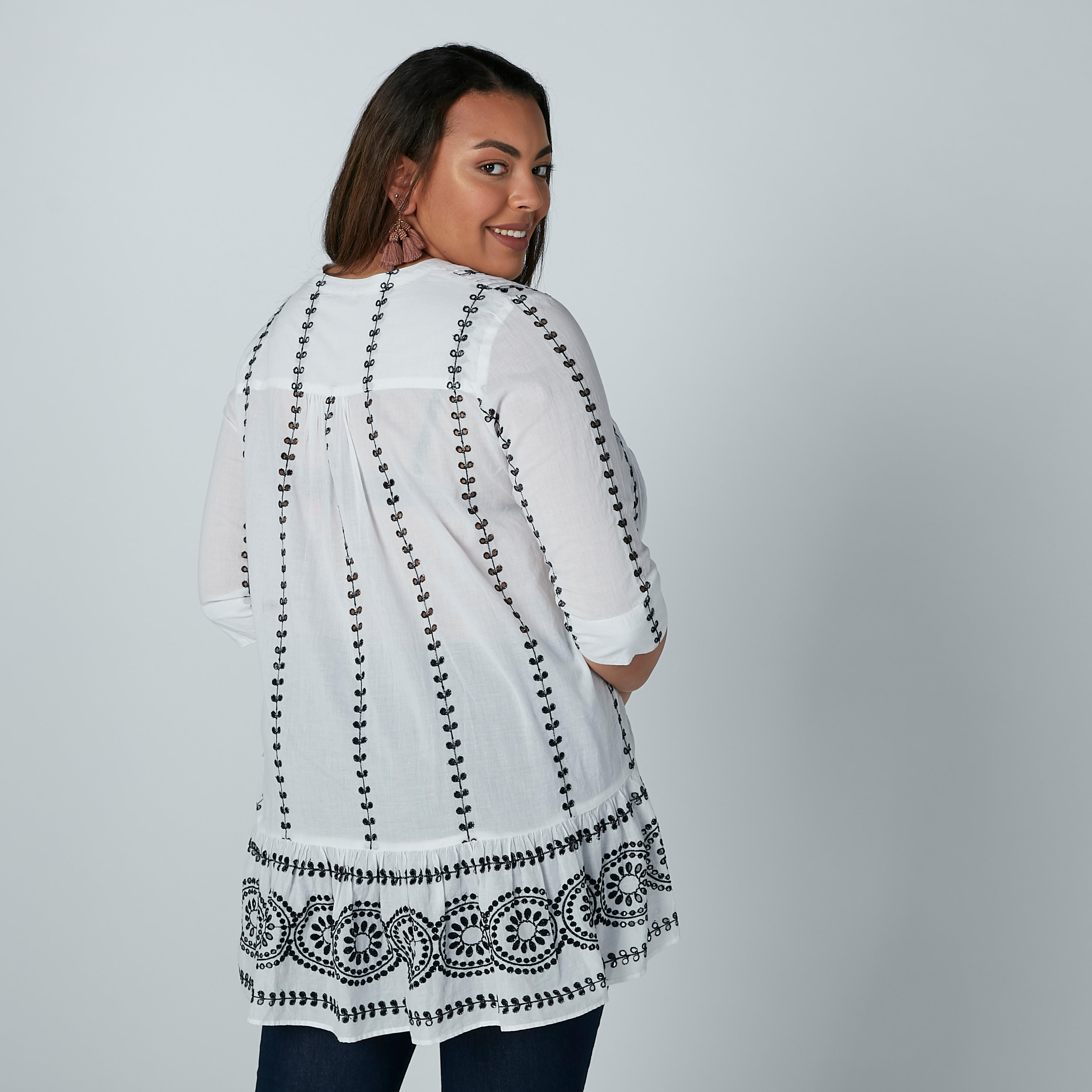 بلوزة بارزة الملمس بياقة V وأكمام 3/4-women-clothing-shirtsandblouses-blouses-image-3