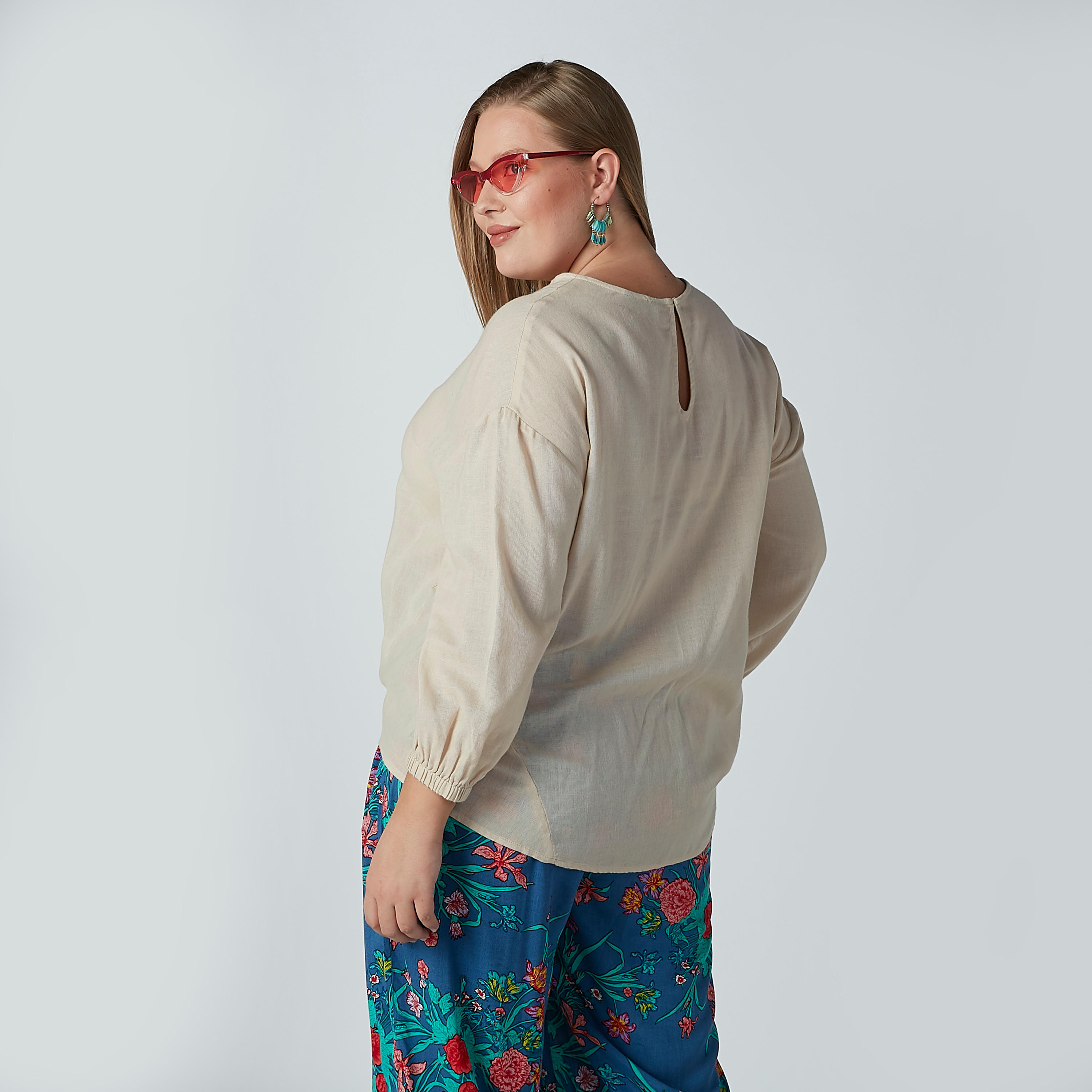 بلوزة سادة بياقة ضيّقة وأكمام طويلة وأطراف مطّاطية-women-clothing-shirtsandblouses-blouses-image-1