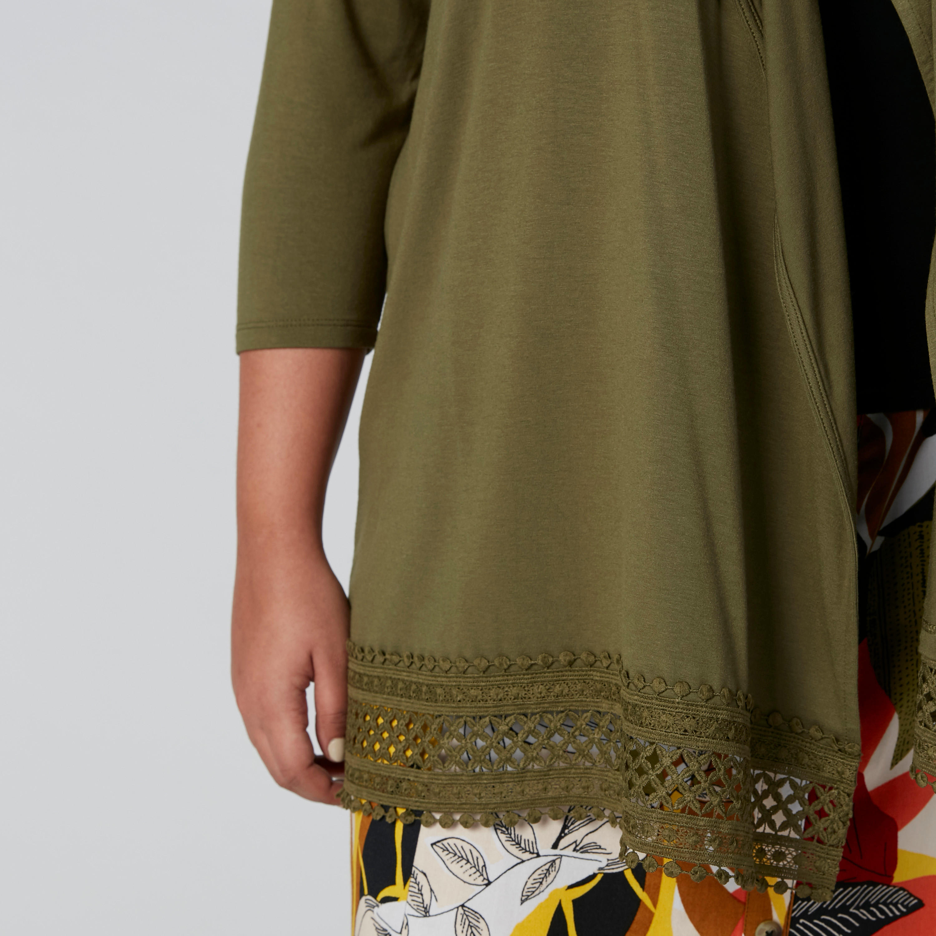 سترة بأكمام 3/4 وتفاصيل دانتيل-women-winterwear-cardigansandjumpers-cardigans-image-4