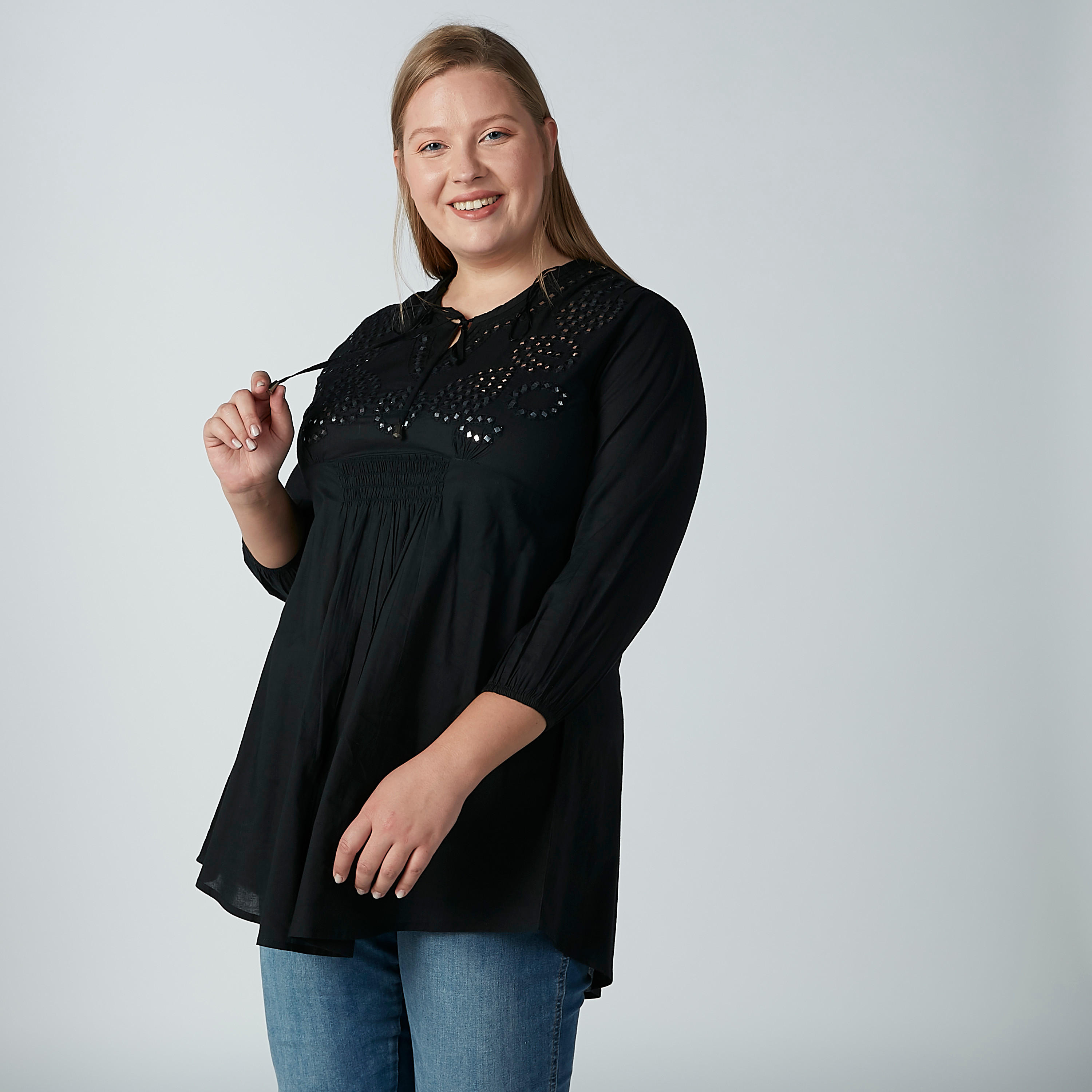 بلوزة مطرّزة بأكمام 3/4 ورباط-women-clothing-shirtsandblouses-blouses-image-1
