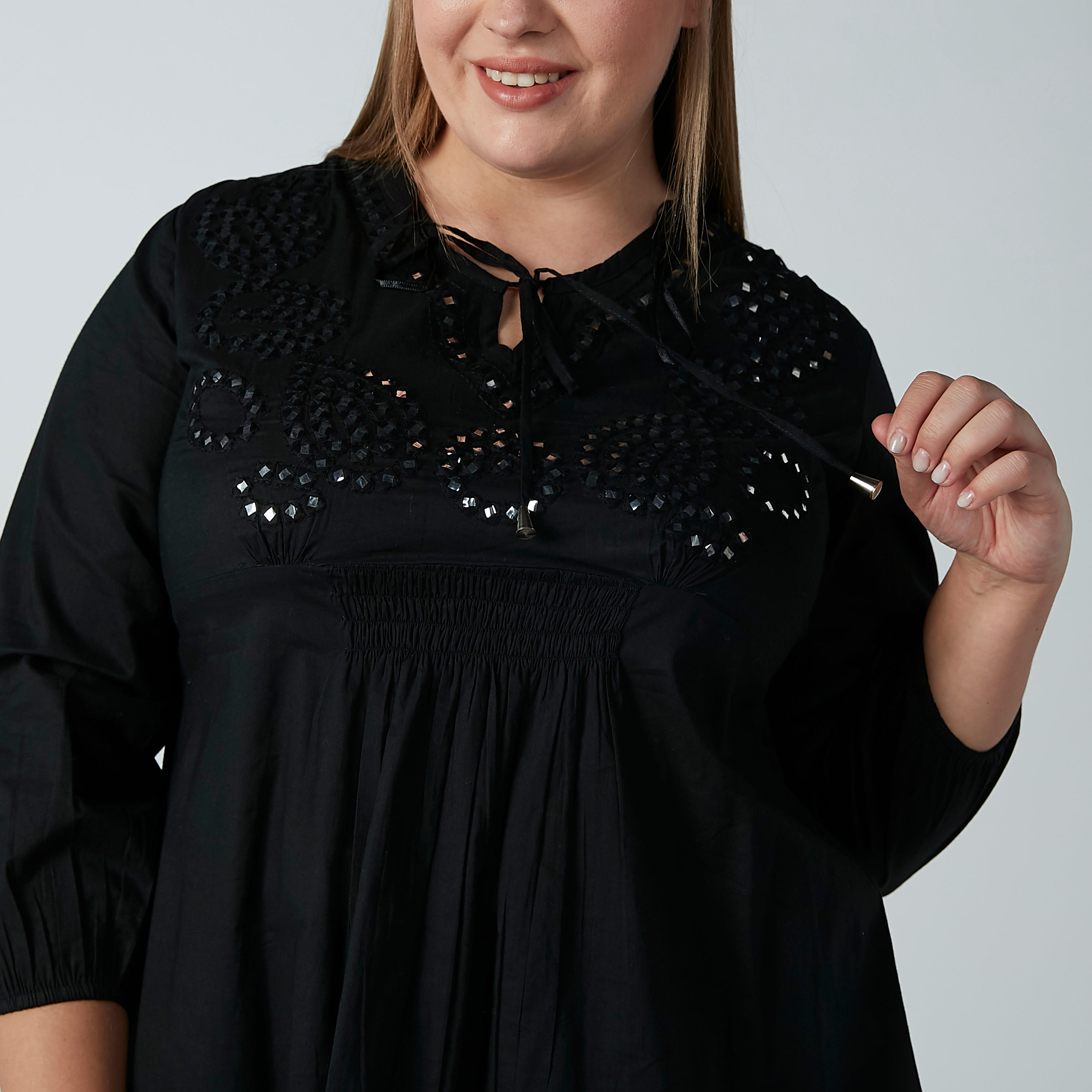بلوزة مطرّزة بأكمام 3/4 ورباط-women-clothing-shirtsandblouses-blouses-image-4