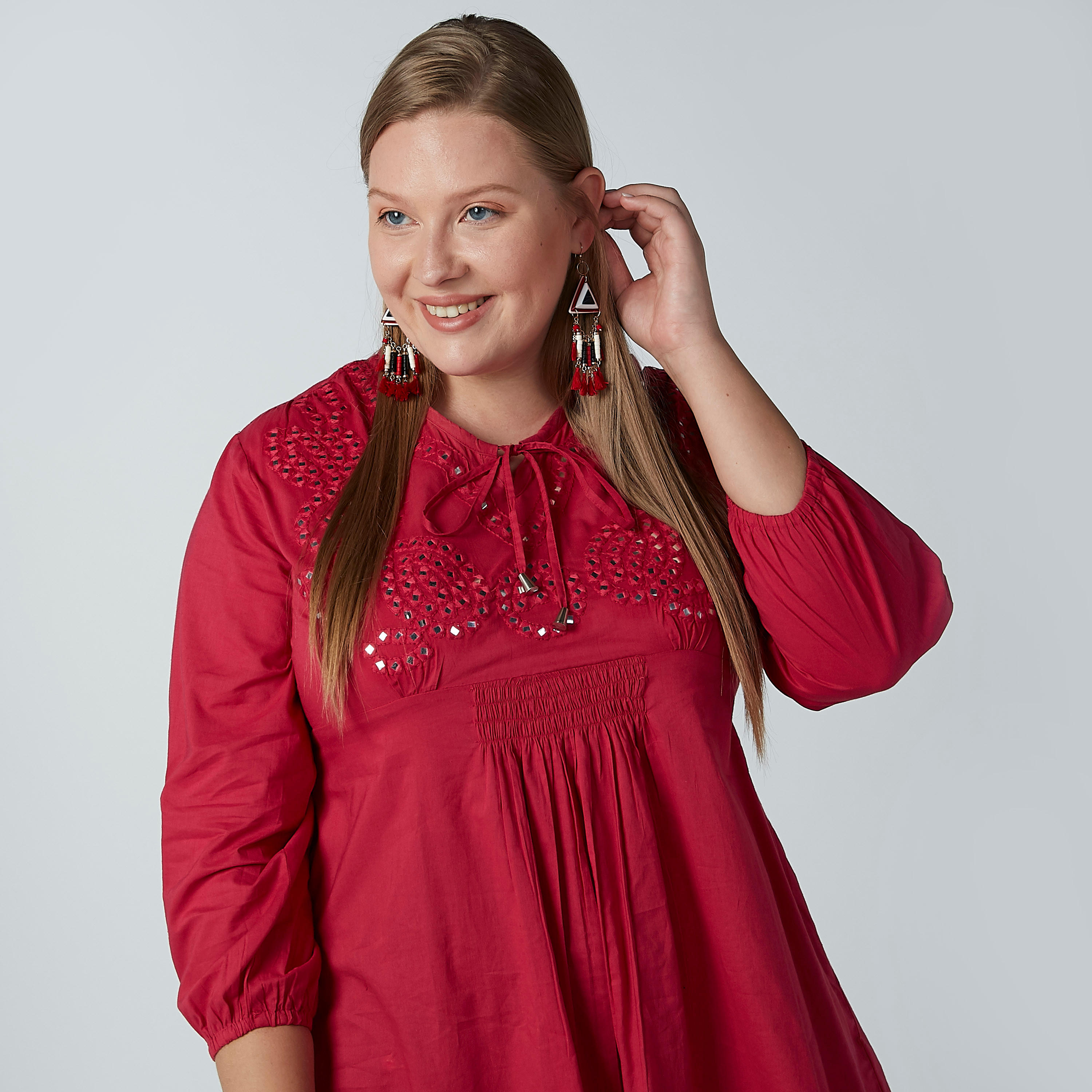 بلوزة مطرّزة بأكمام 3/4 ورباط-women-clothing-shirtsandblouses-blouses-image-1