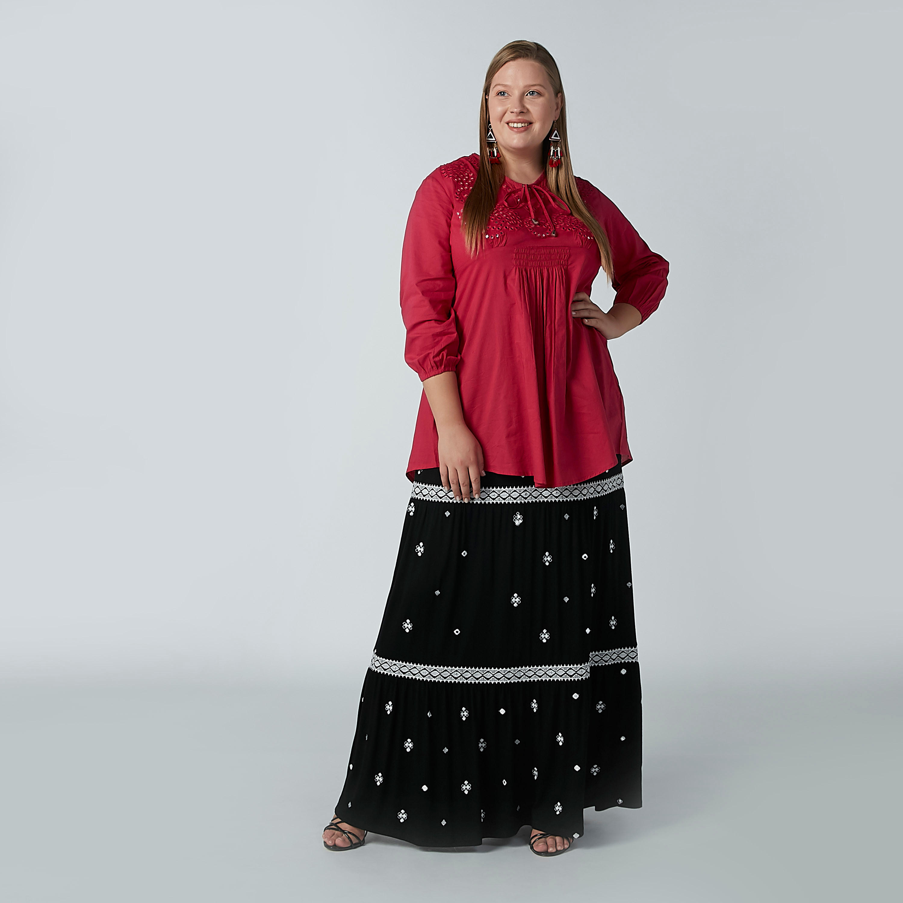 بلوزة مطرّزة بأكمام 3/4 ورباط-women-clothing-shirtsandblouses-blouses-image-3