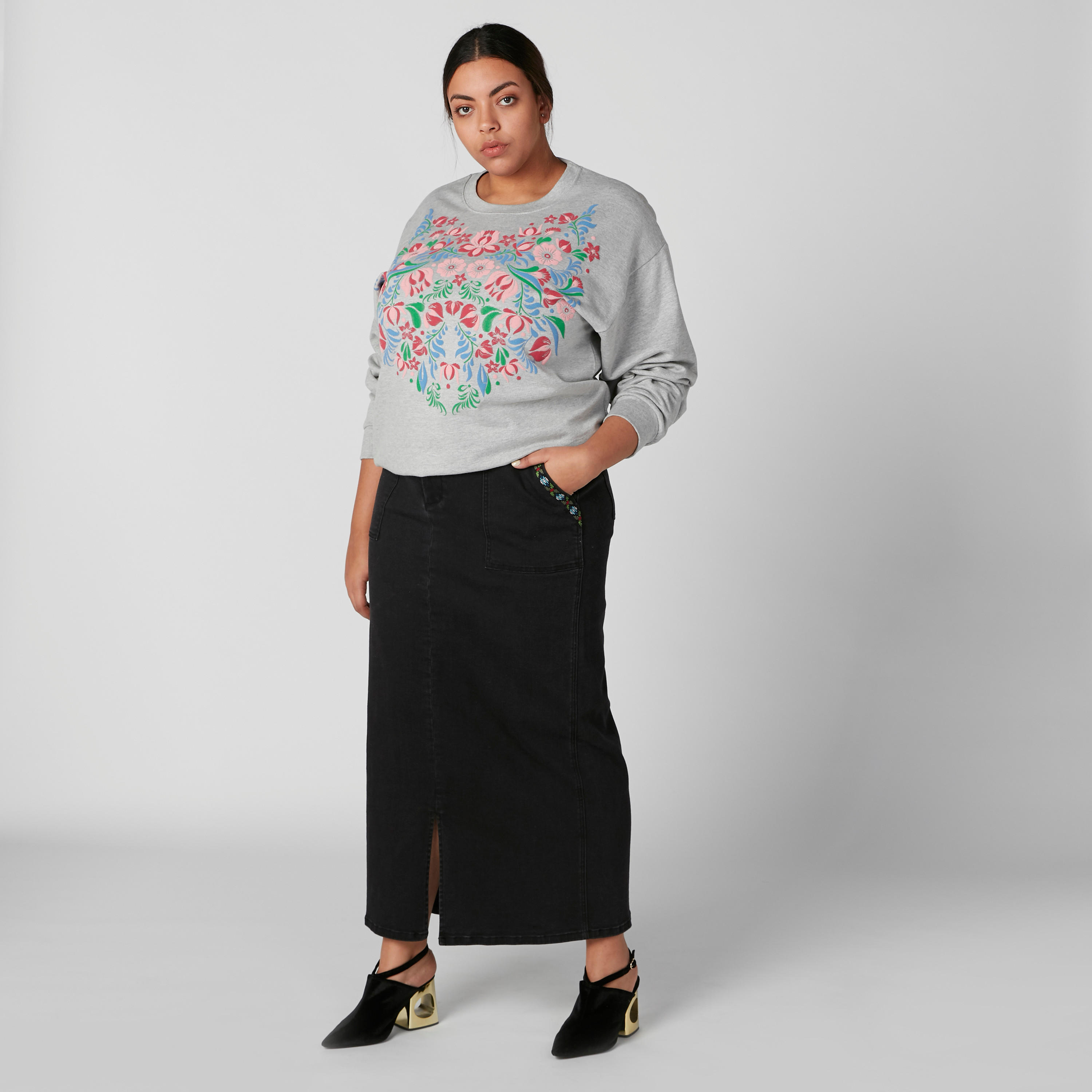 تنورة طويلة بقصّة ضيّقة وفتحة أمامية وجيوب-women-clothing-bottoms-skirts-image-2