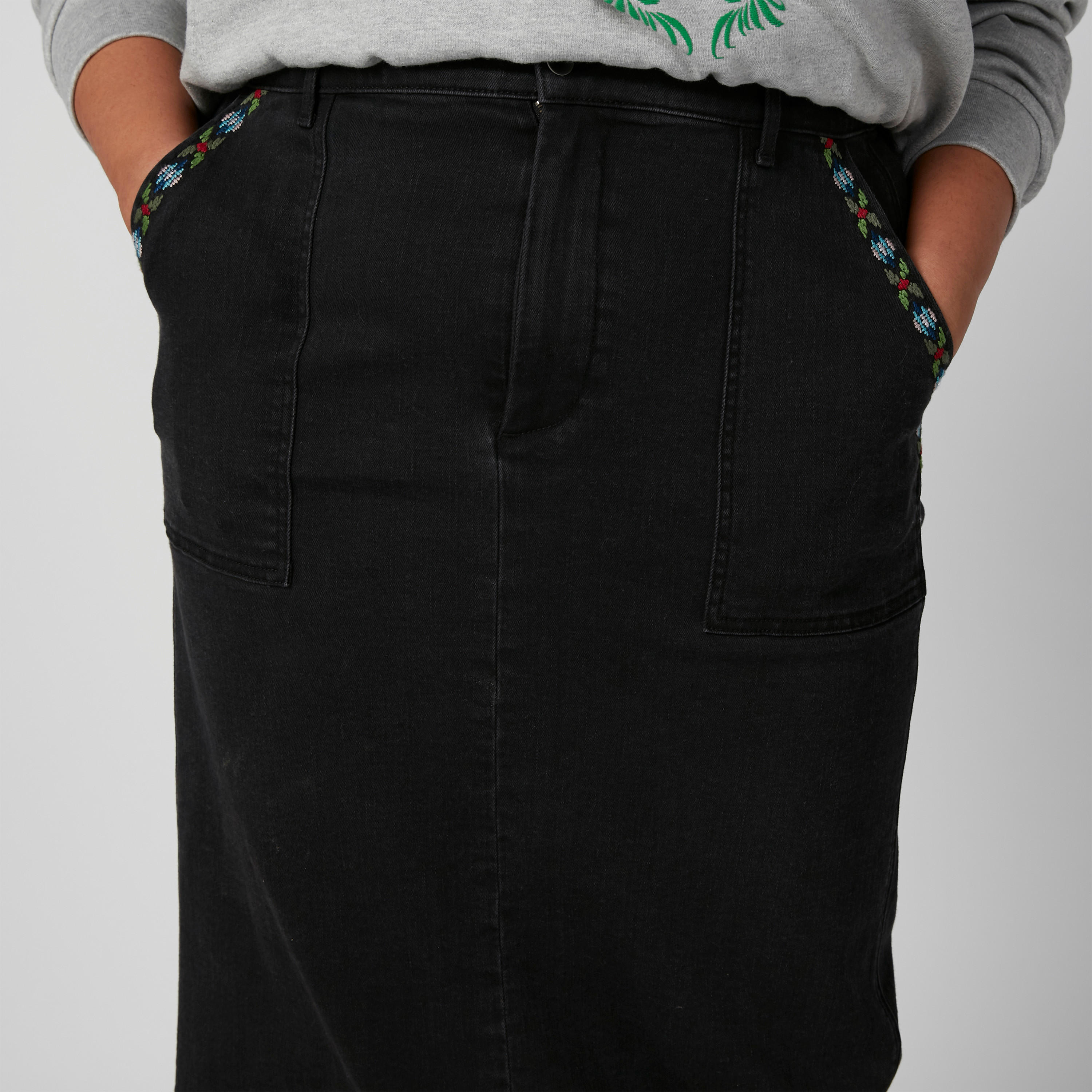 تنورة طويلة بقصّة ضيّقة وفتحة أمامية وجيوب-women-clothing-bottoms-skirts-image-5