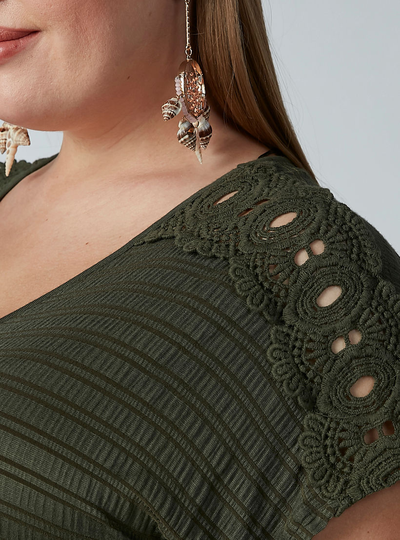 بلوزة طويلة بارزة الملمس بياقة V واكمام كاب متصلة-women-clothing-shirtsandblouses-blouses-image-4