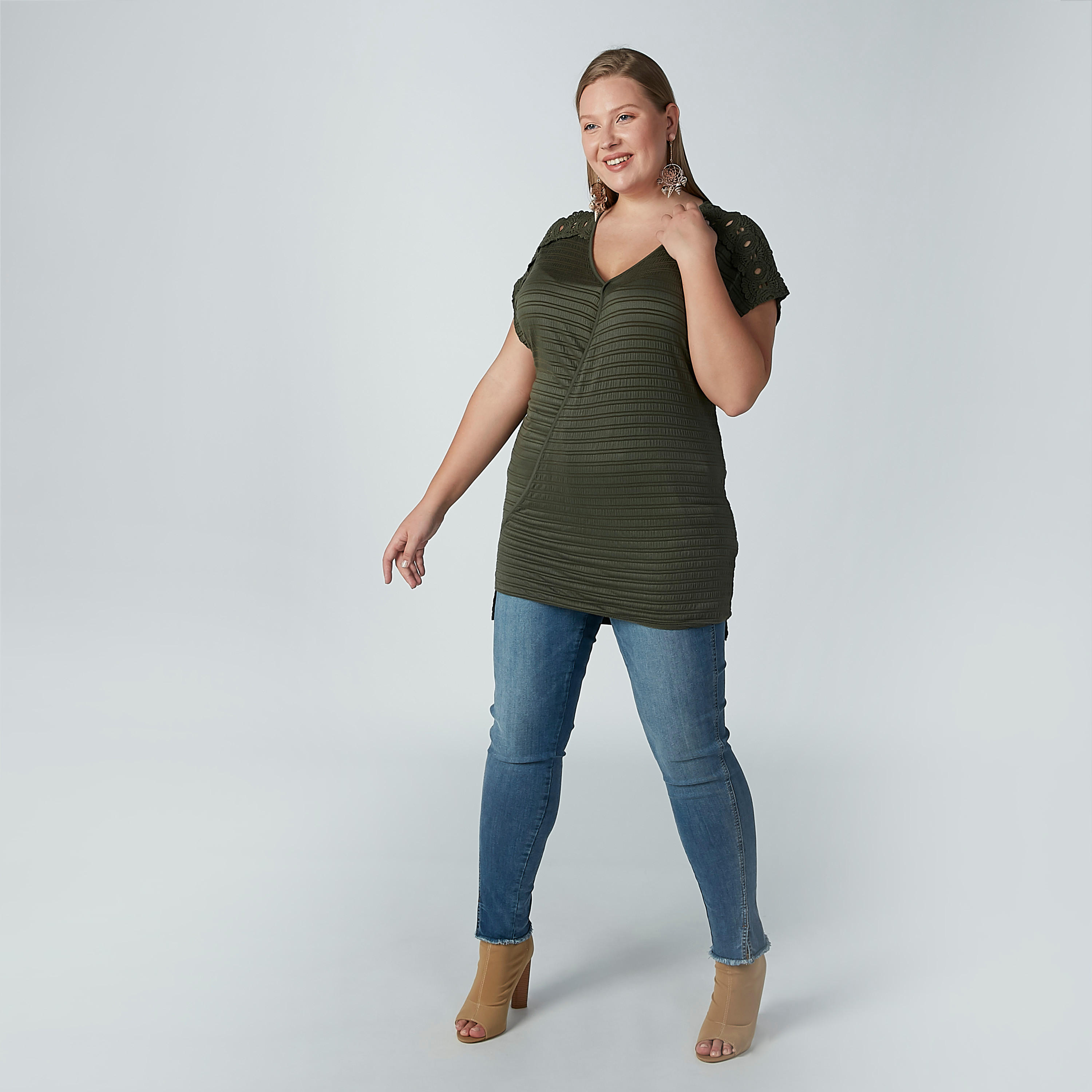 بلوزة طويلة بارزة الملمس بياقة V واكمام كاب متصلة-women-clothing-shirtsandblouses-blouses-image-3