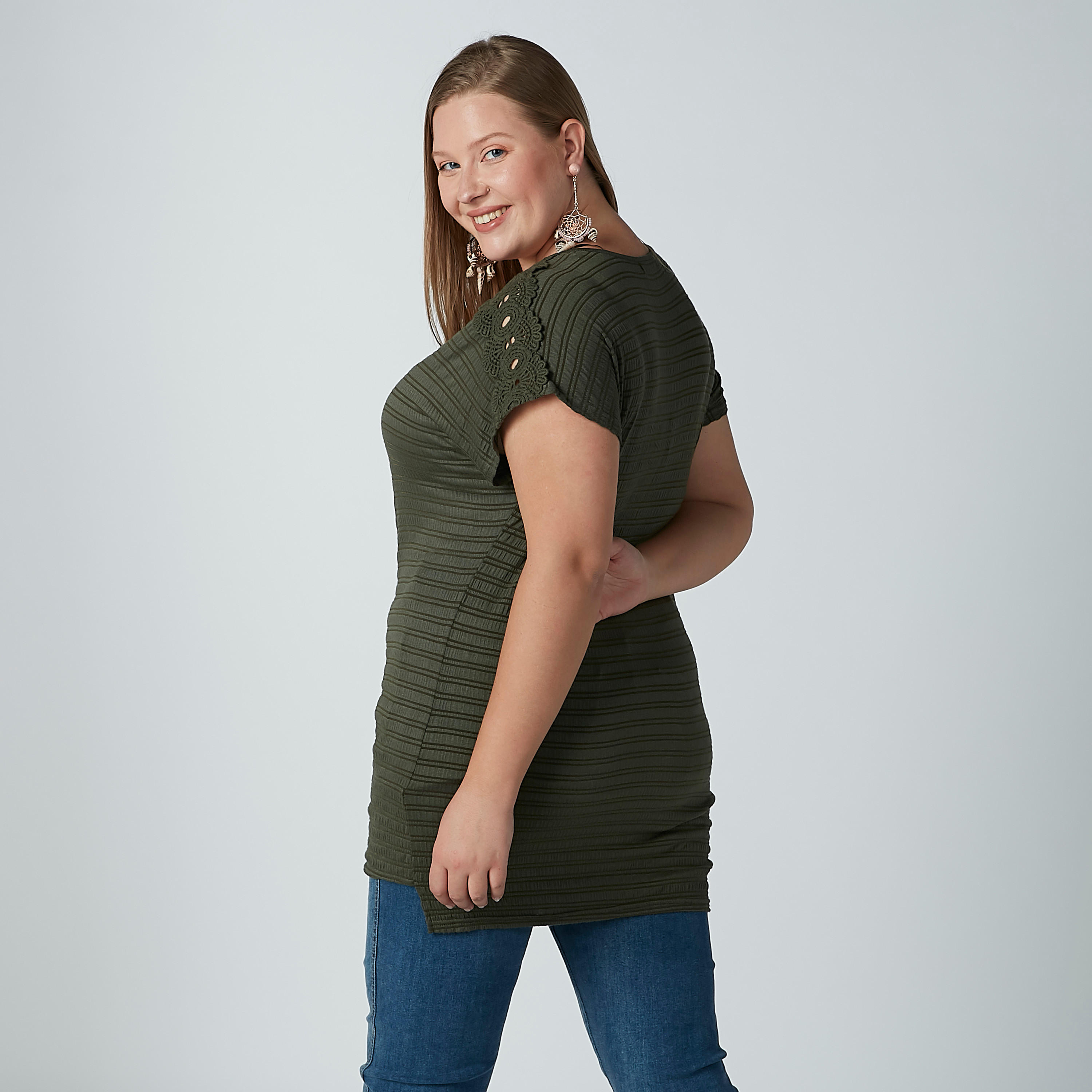 بلوزة طويلة بارزة الملمس بياقة V واكمام كاب متصلة-women-clothing-shirtsandblouses-blouses-image-1