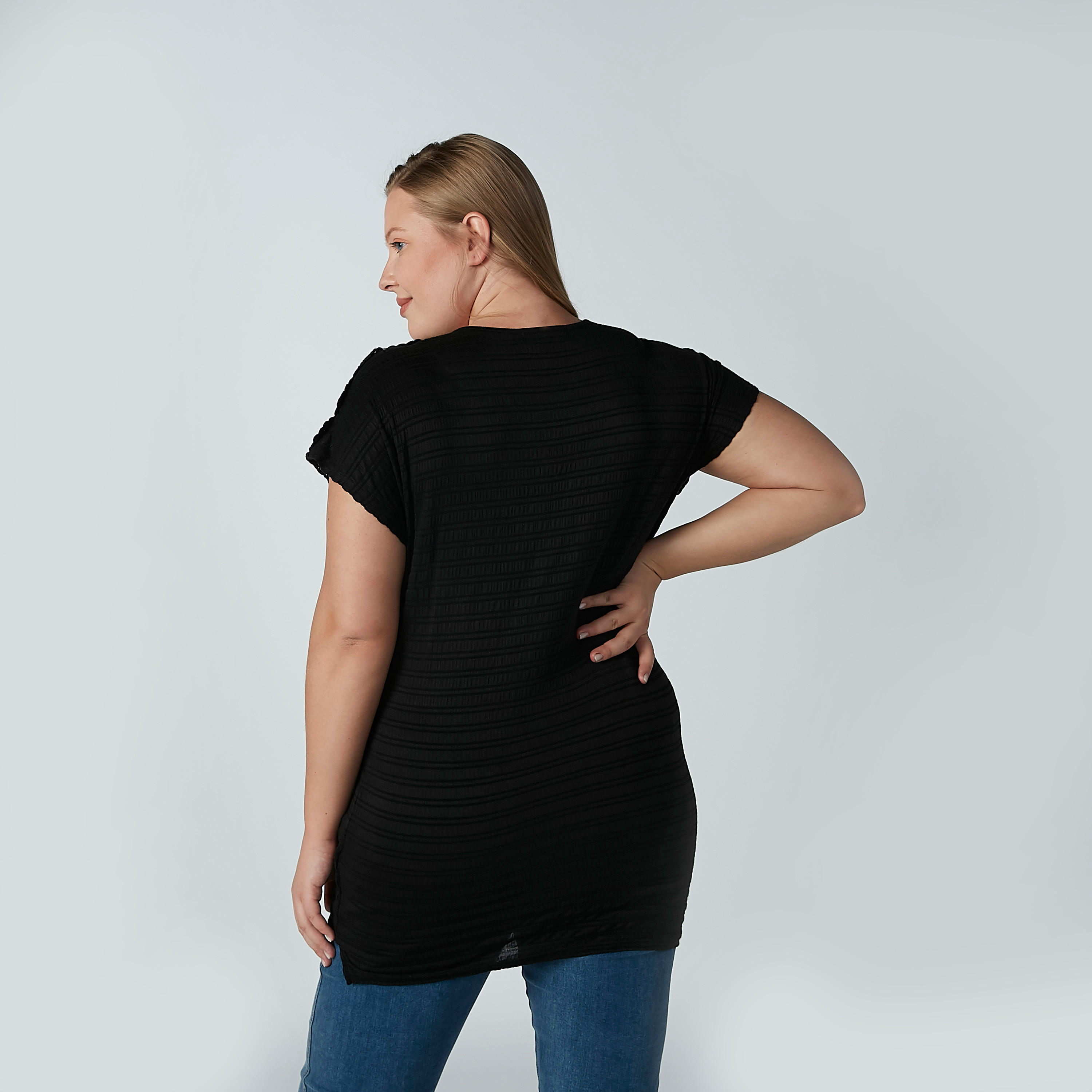 بلوزة ملفوفة بارزة الملمس بياقة V وتفاصيل دانتيل-women-clothing-shirtsandblouses-blouses-image-5