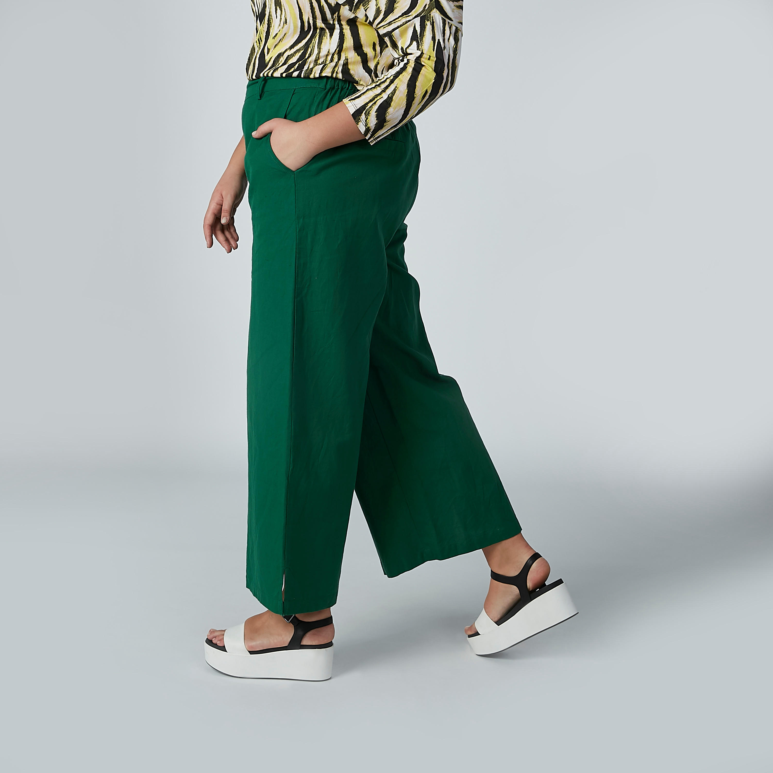 بنطال بالازو سادة بخصر مطّاطي وجيوب-women-clothing-bottoms-trousers-image-3