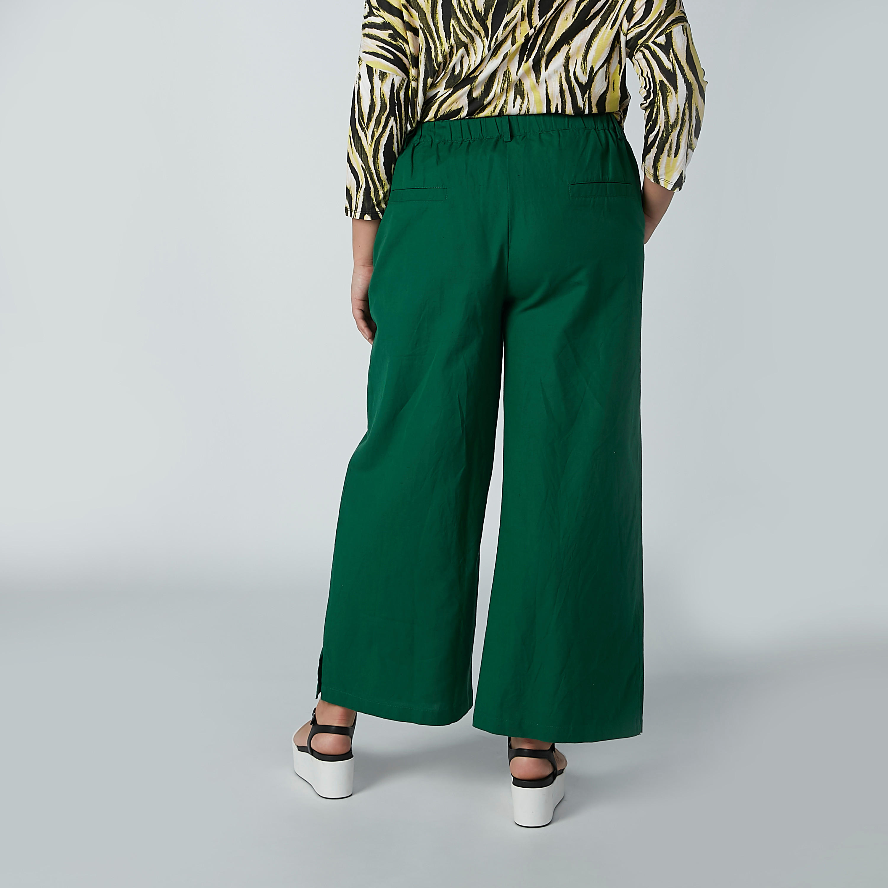 بنطال بالازو سادة بخصر مطّاطي وجيوب-women-clothing-bottoms-trousers-image-4