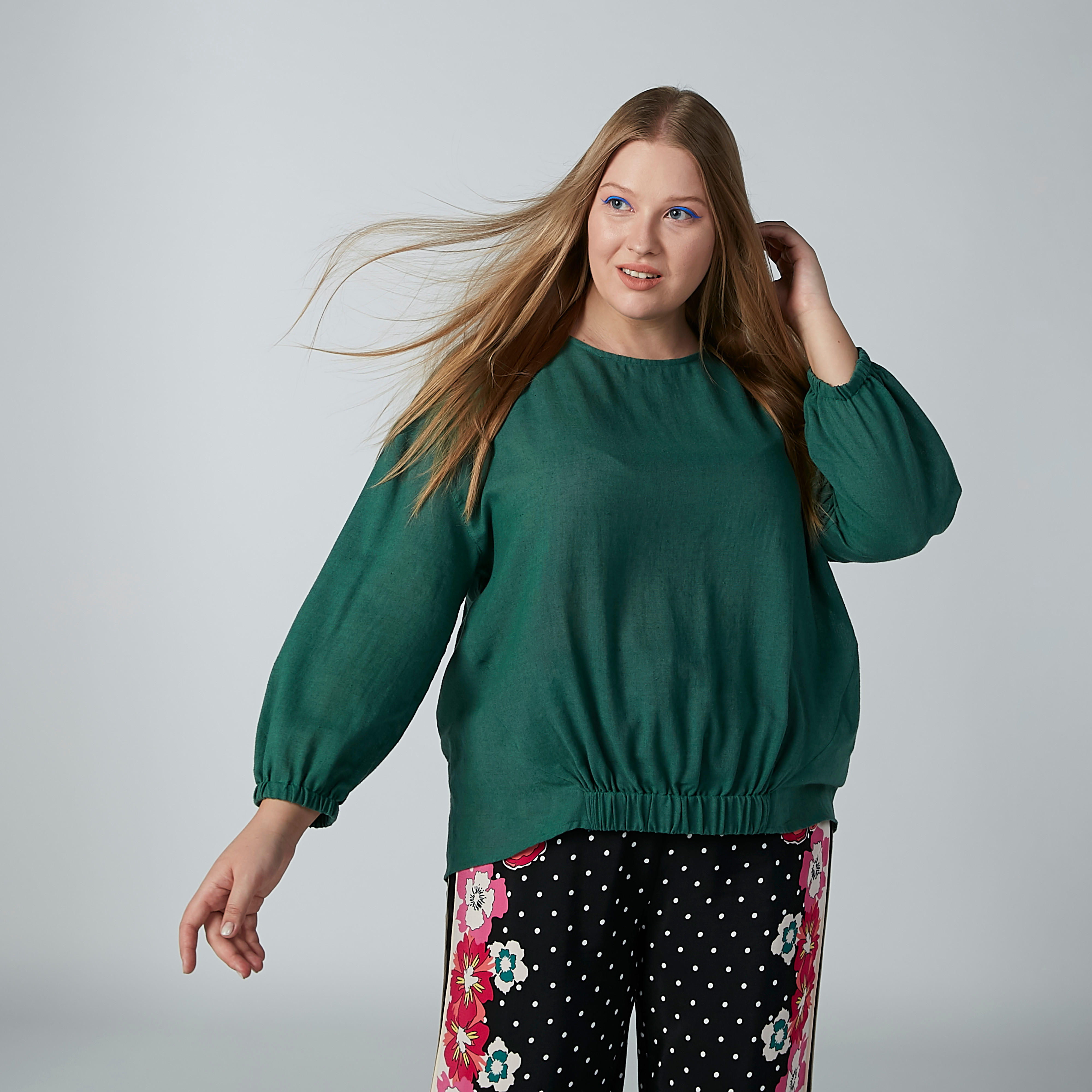 بلوزة سادة بياقة مستديرة وأكمام طويلة-women-clothing-shirtsandblouses-blouses-image-2