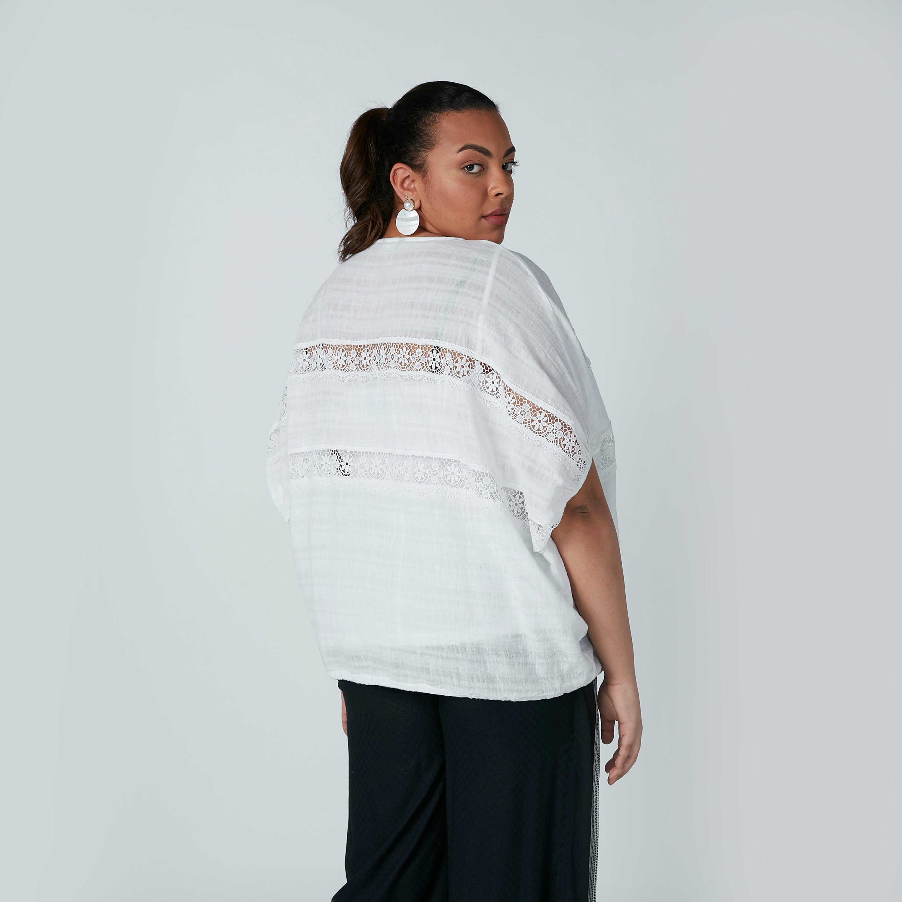 بلوزة بأكمام متصلة وأربطة وتفاصيل دانتيل-women-clothing-shirtsandblouses-blouses-image-3